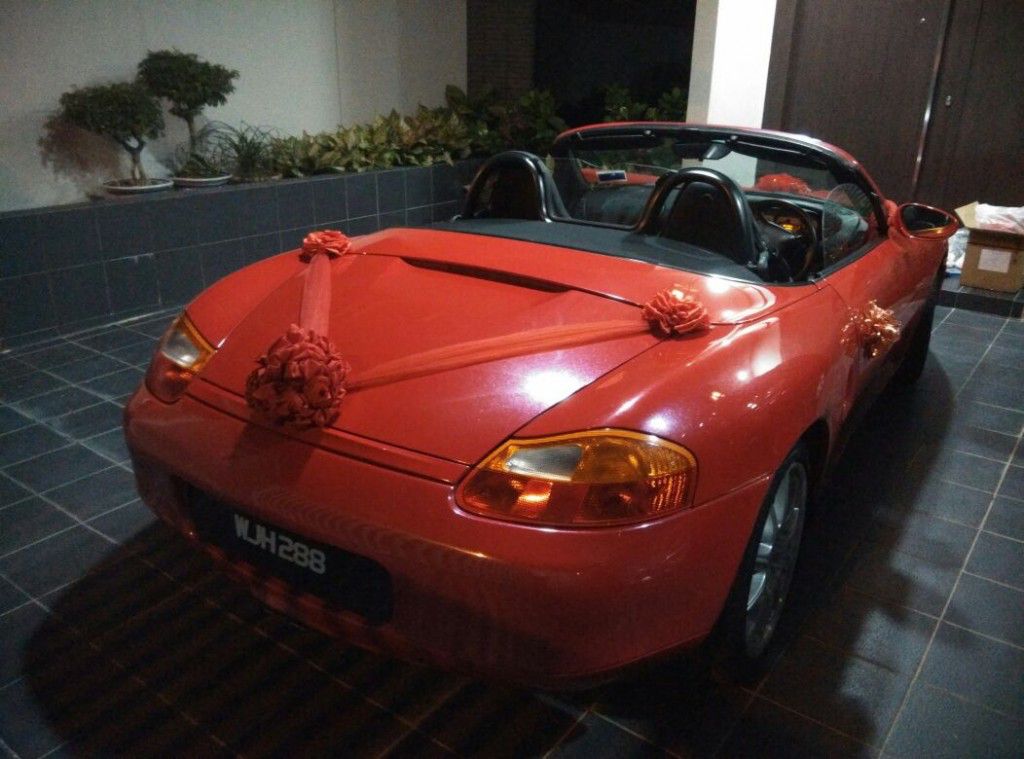 red Wedding car porsche back