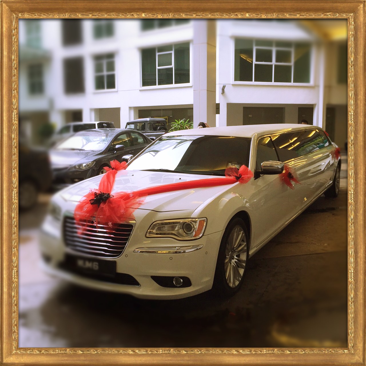 Chrysler Wedding Limousine Front_Fotor