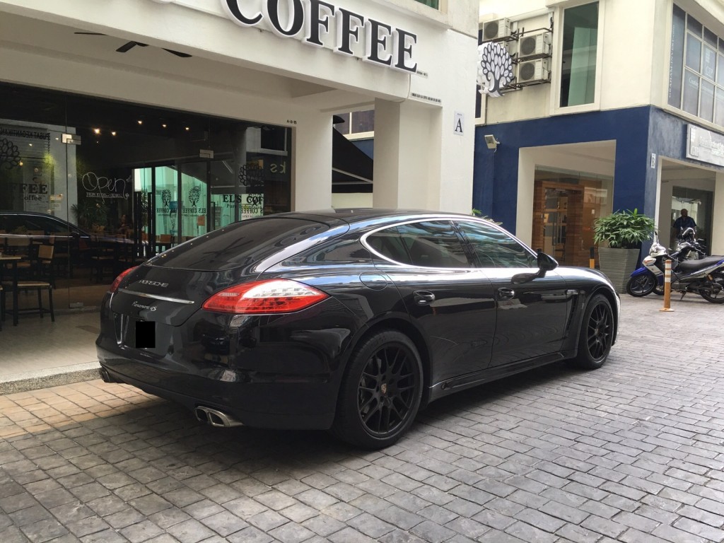 porsche panamera back side