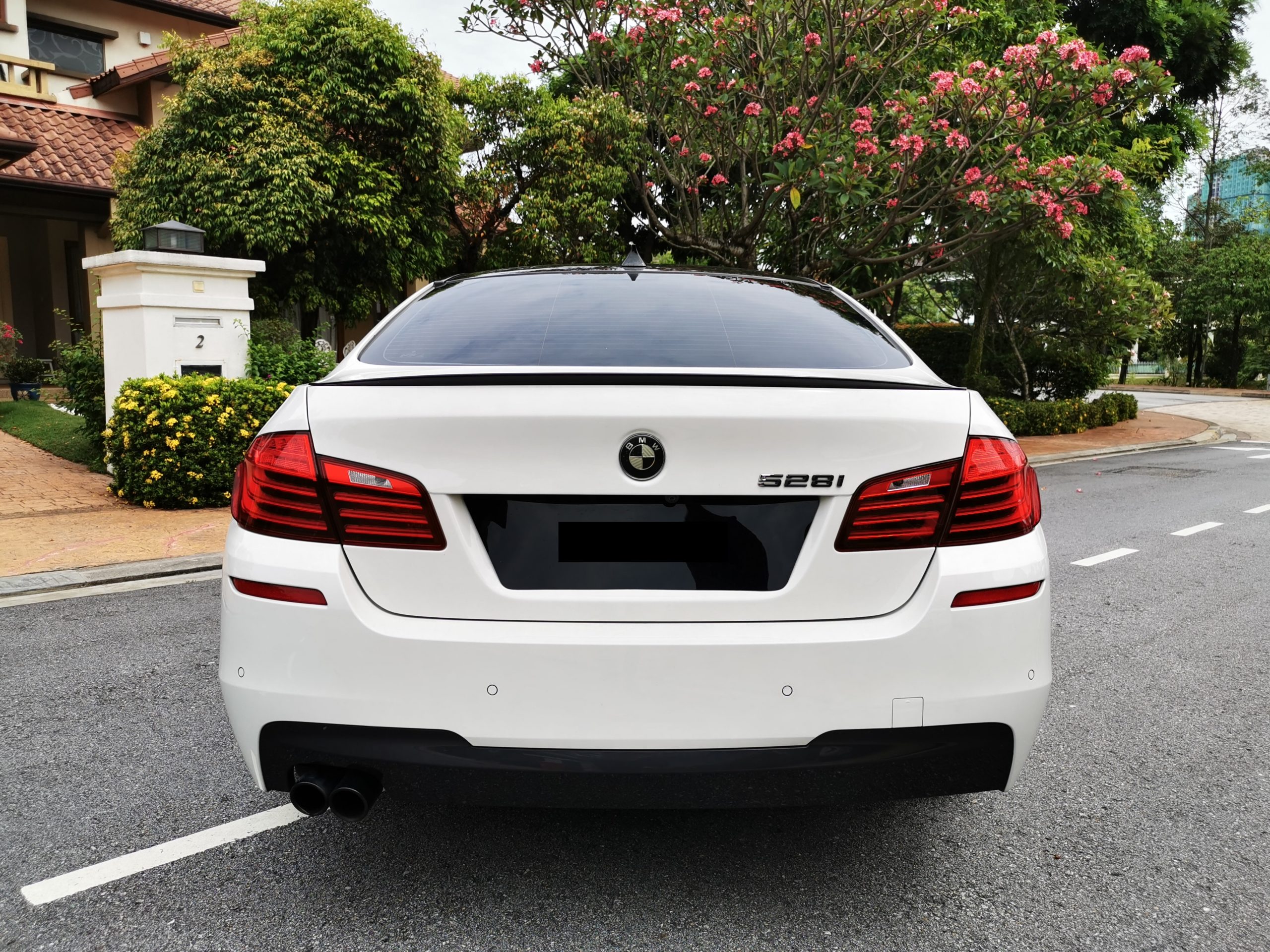 BMW 528i Rear view