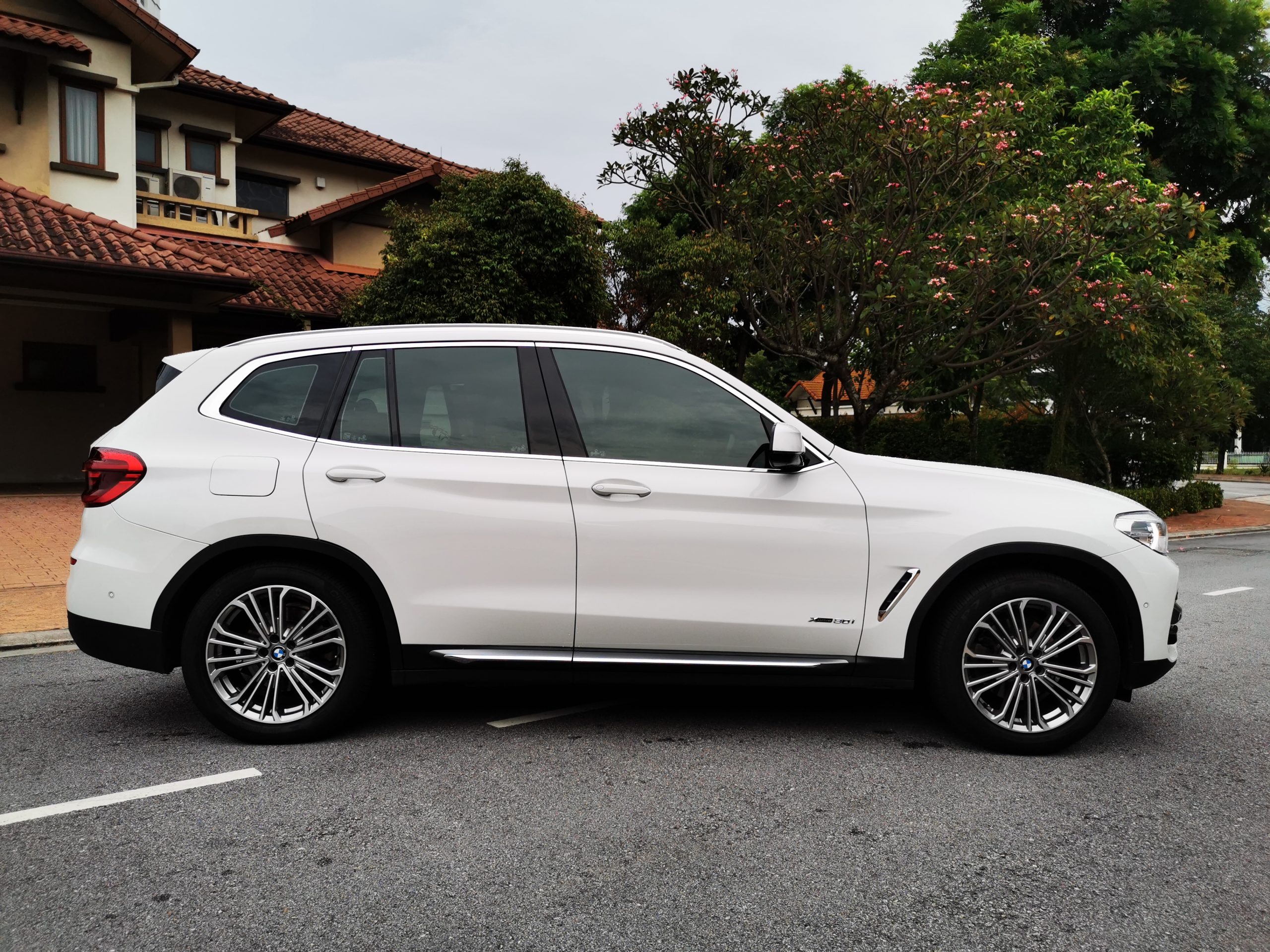 BMW X3 Side View