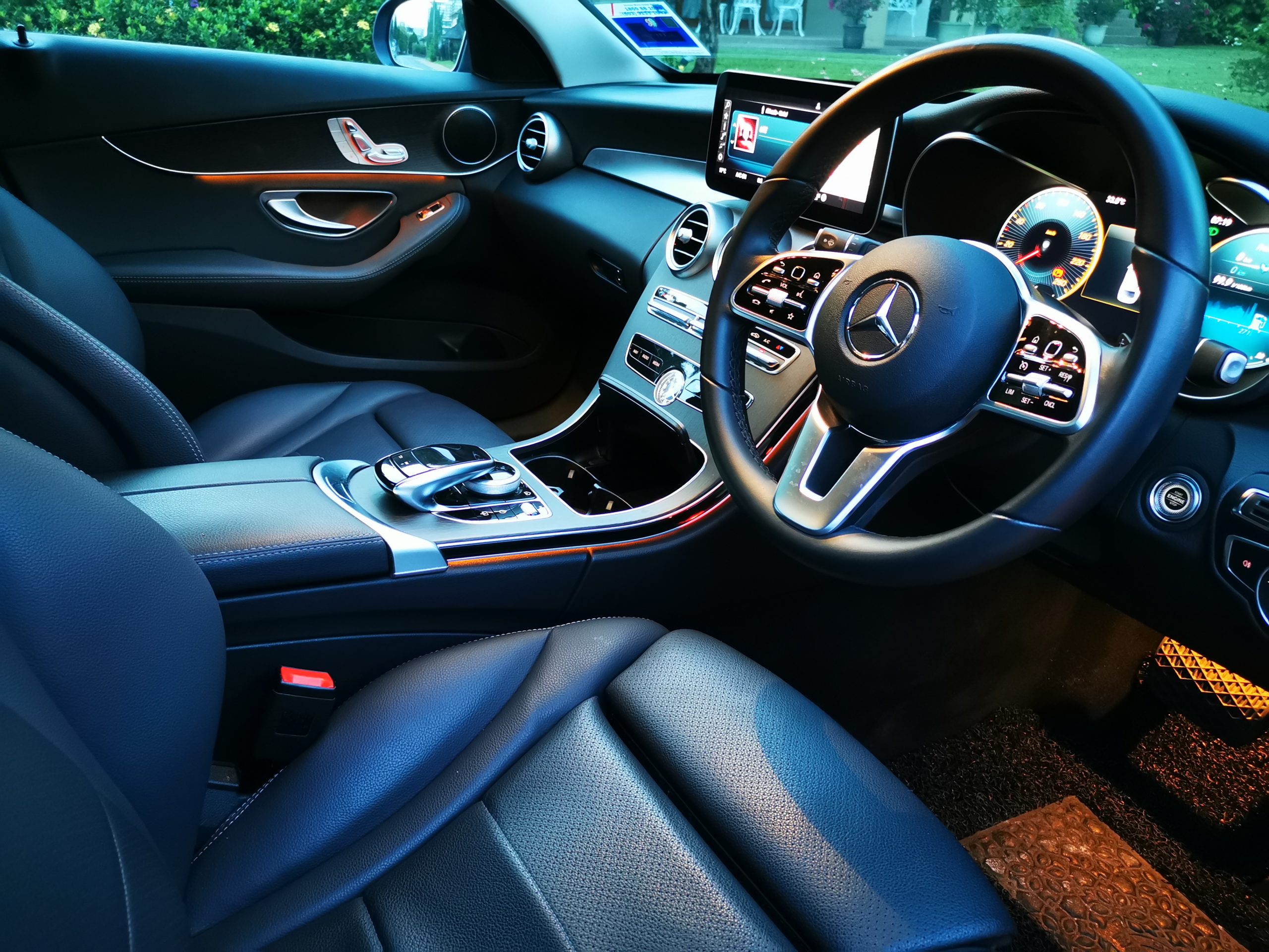 Mercedes C200 interior dashboard