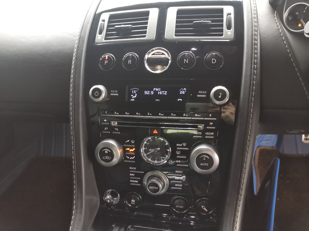 cockpit style radio