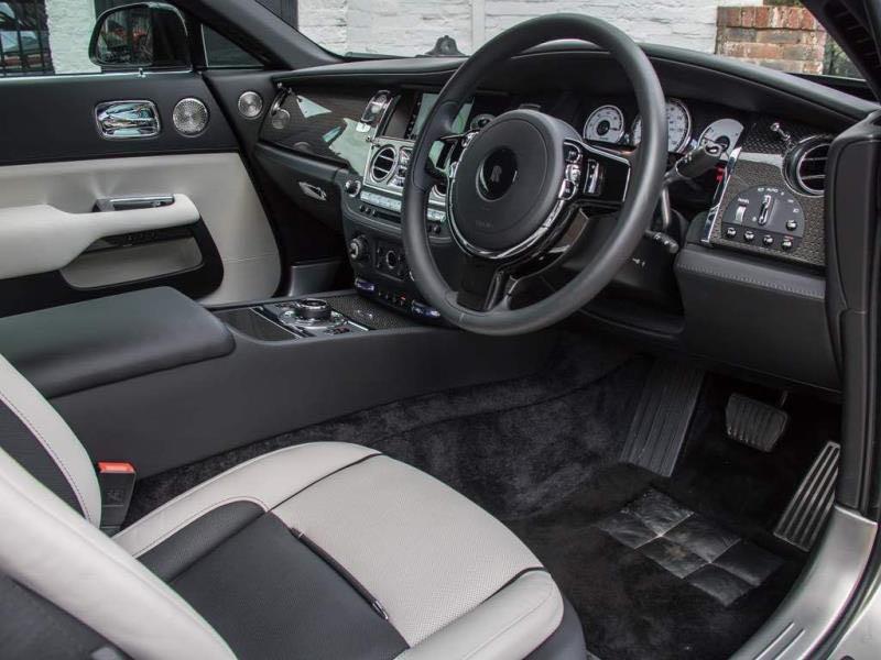 rolls royce wraith steering luxury