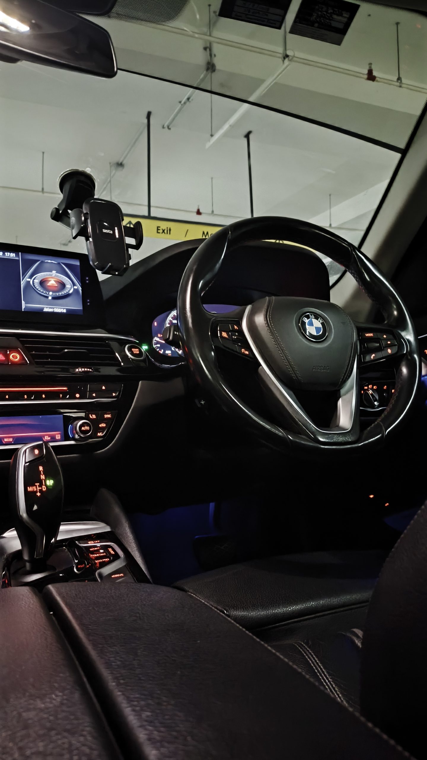 BMW 530e G30 - Image 12