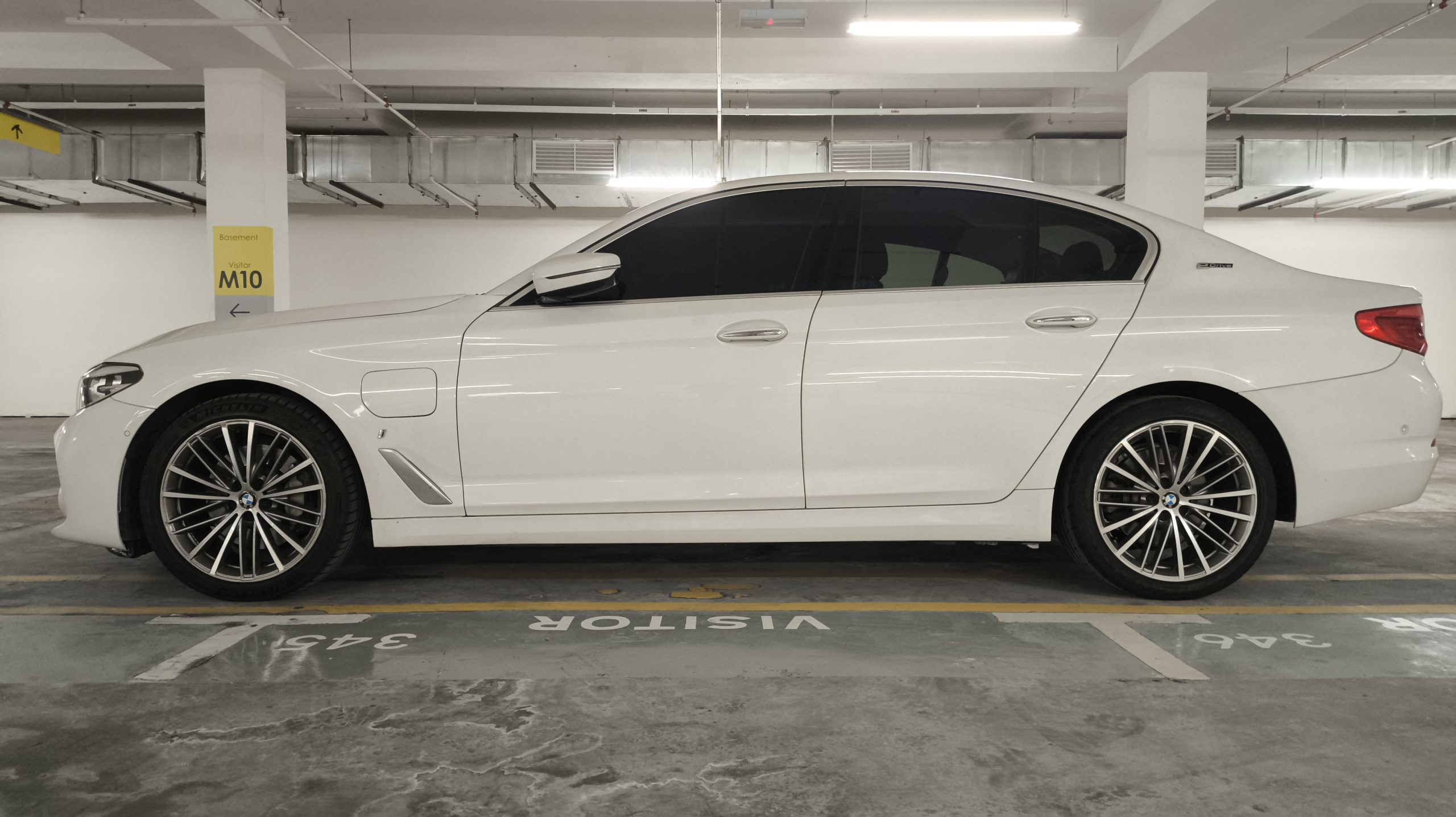 BMW 530e G30 - Image 5