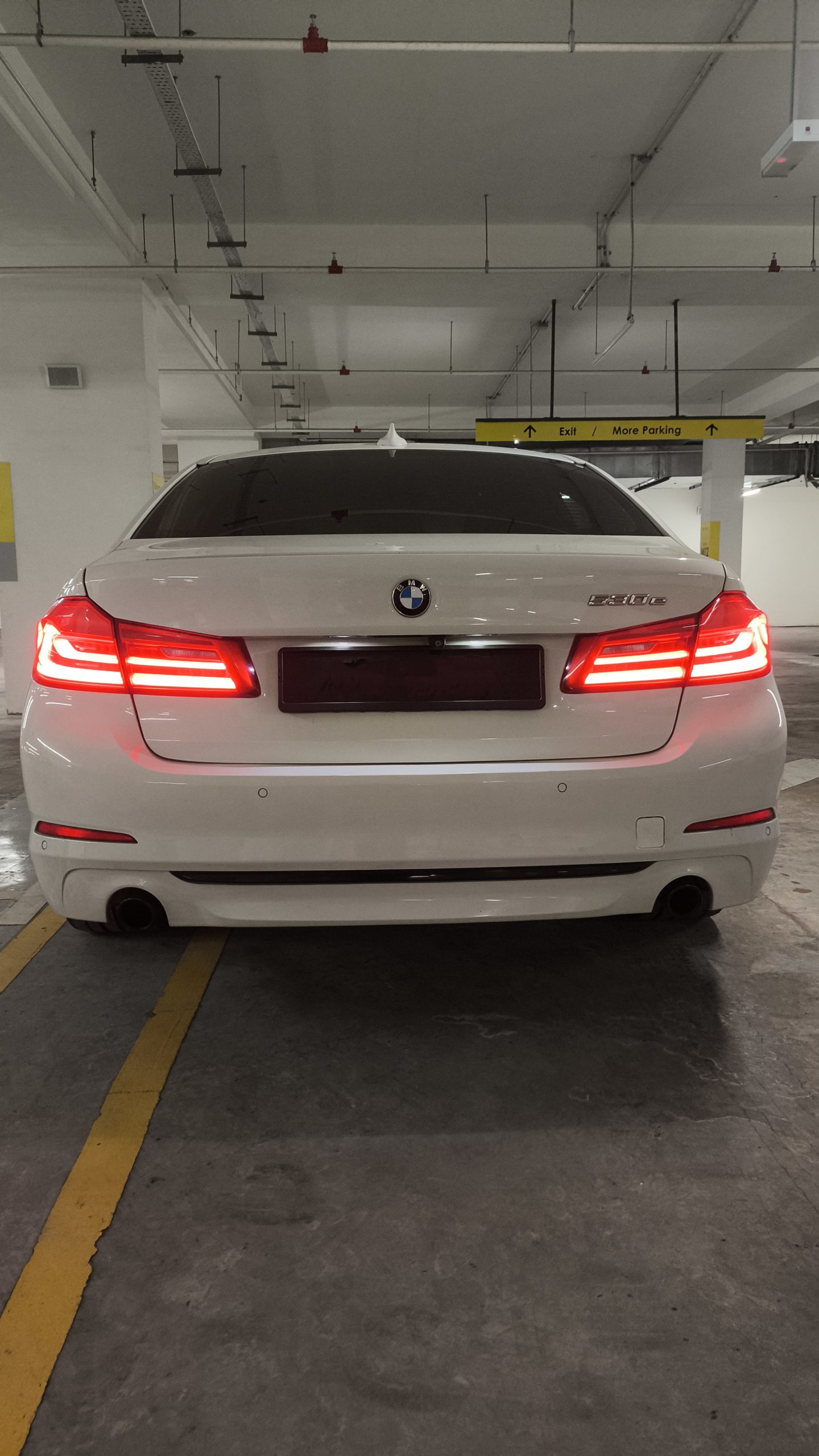 BMW 530e G30 - Image 7