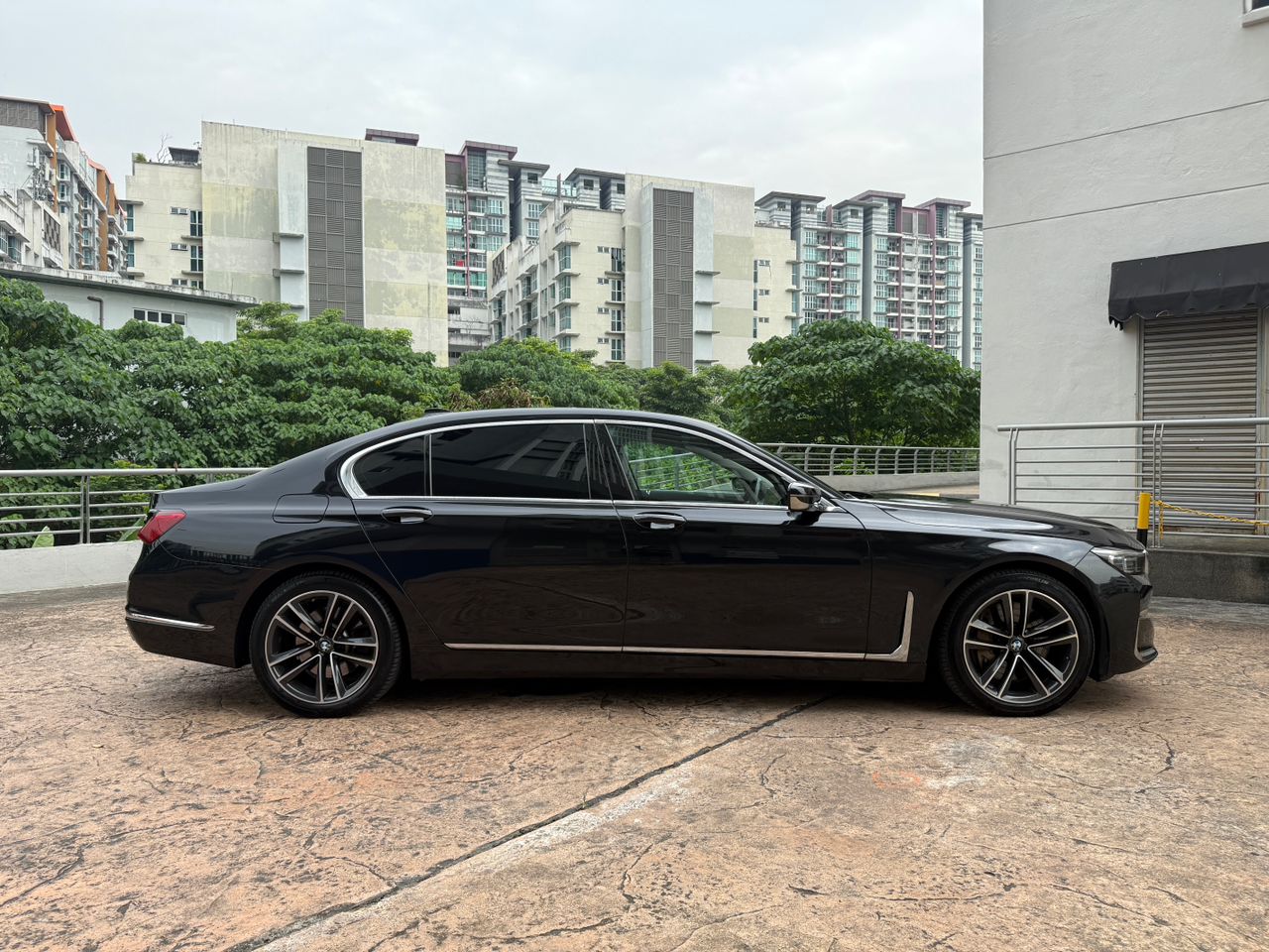 BMW 740Le G12 (Facelifted) - Image 4