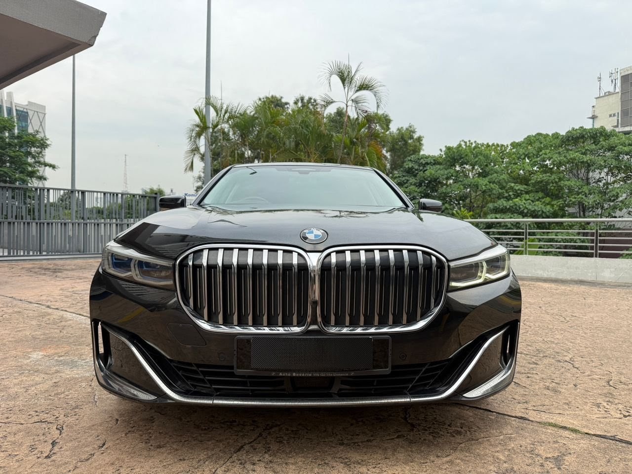 BMW 740Le G12 (Facelifted) - Image 3