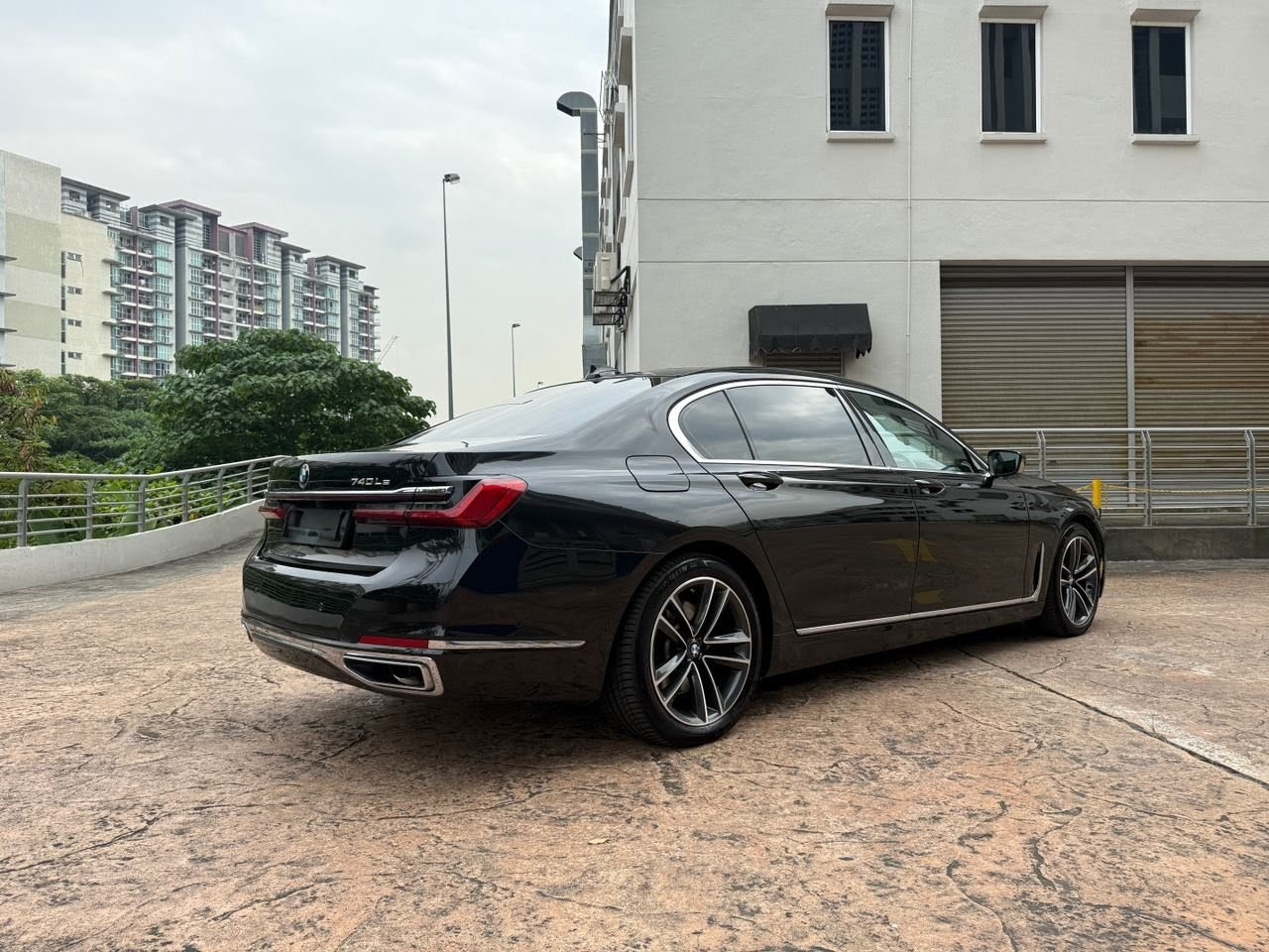 BMW 740Le G12 (Facelifted) - Image 5