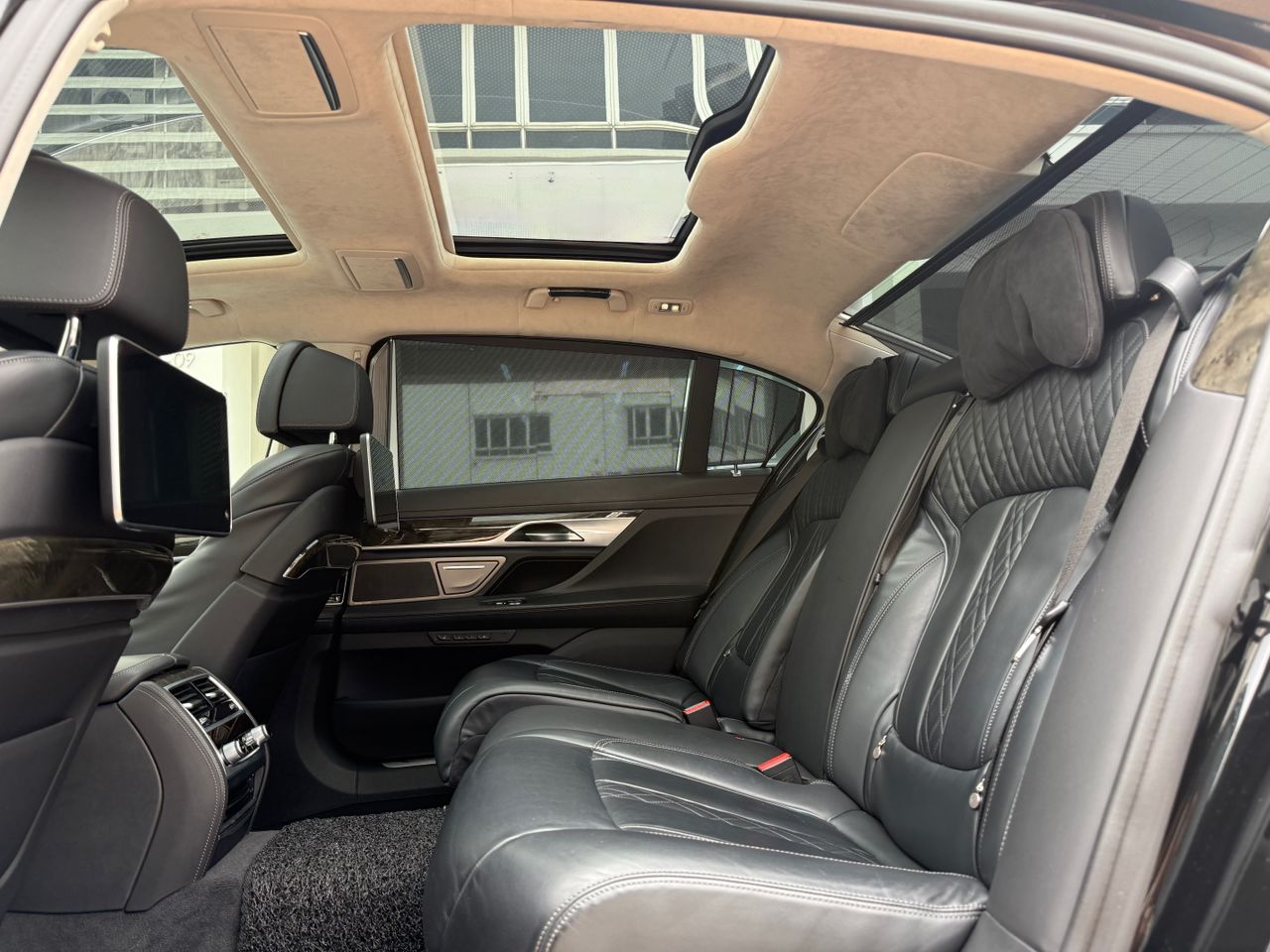 BMW 740Le G12 (Facelifted) - Image 9