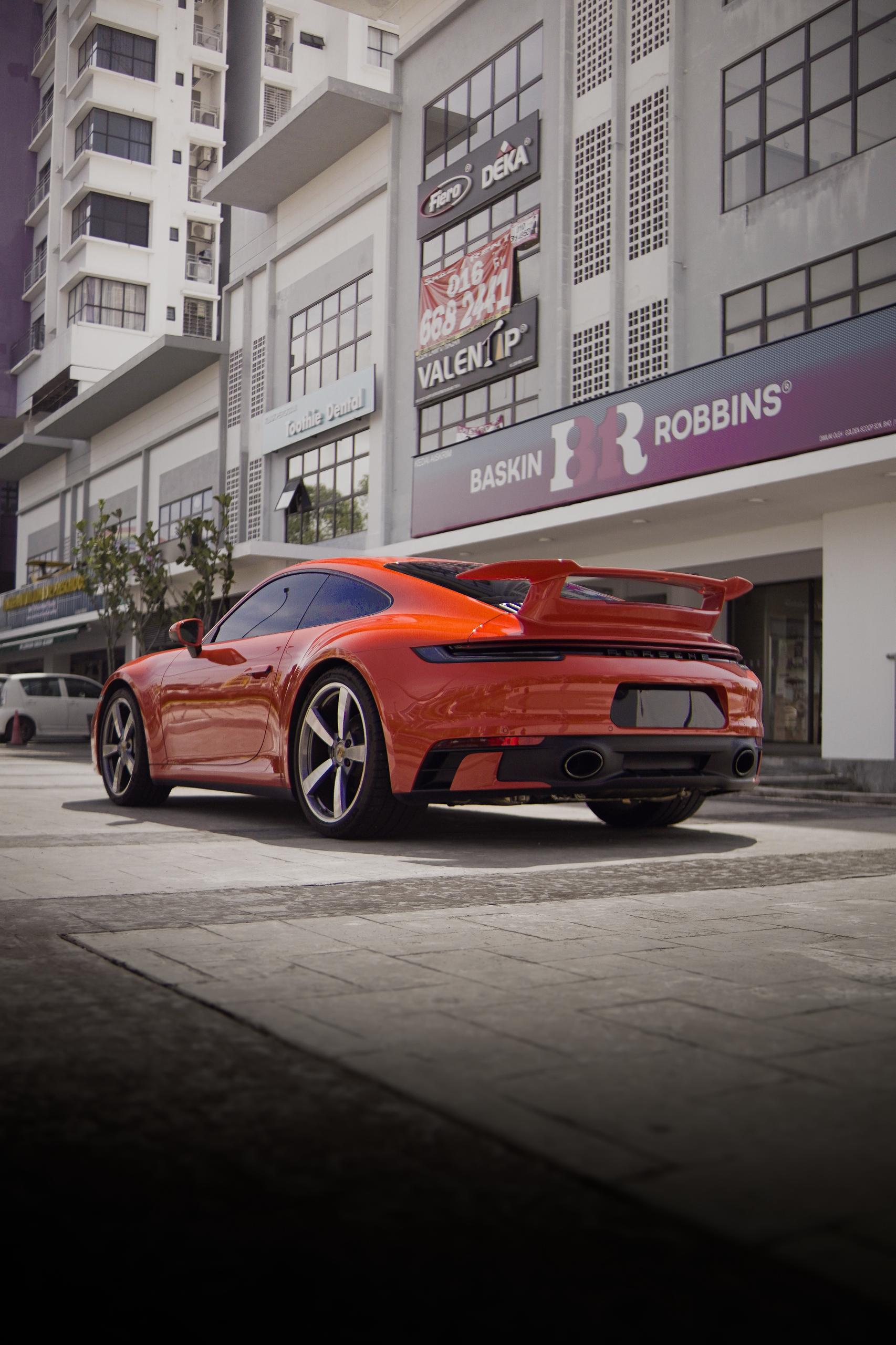 Porsche 911 Carrera S 992.1 (Orange 🧡) - Image 4
