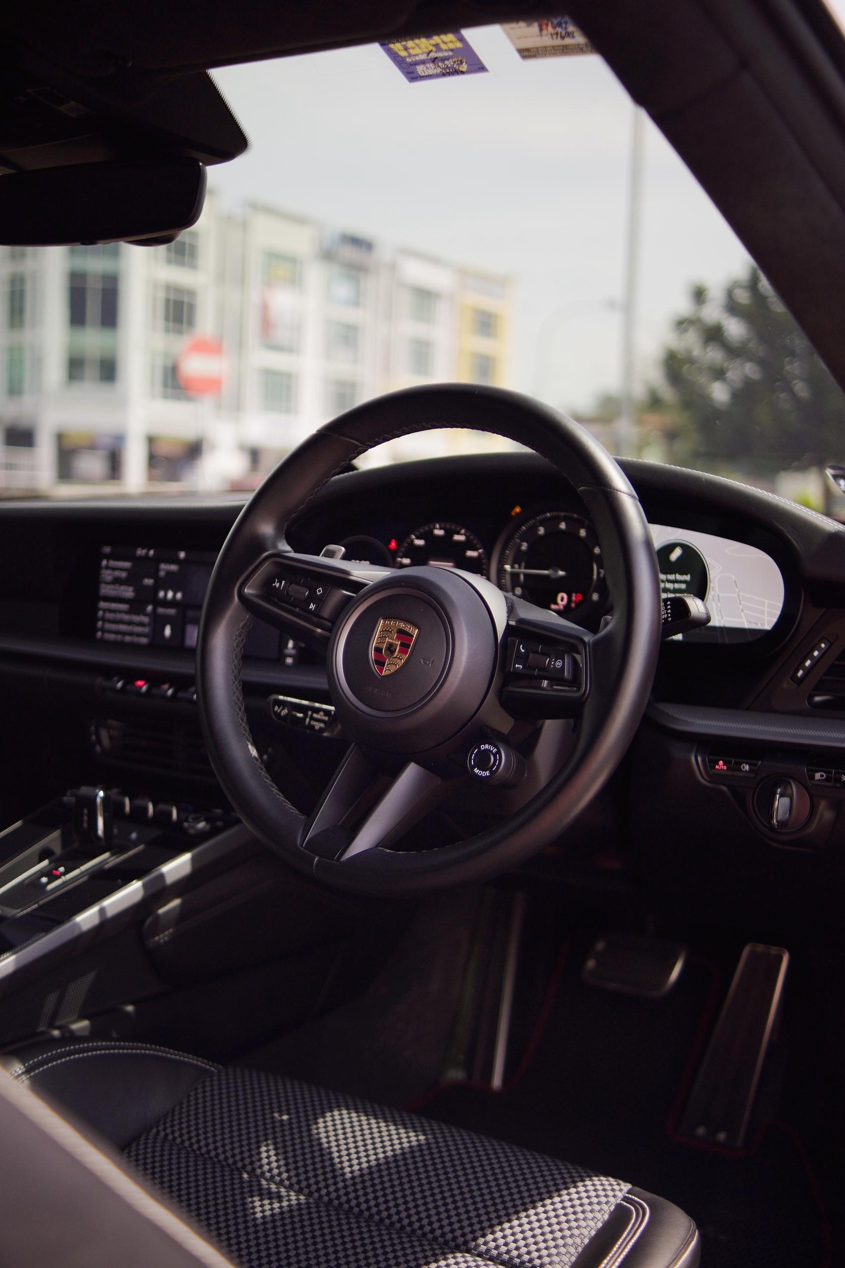 Porsche 911 Carrera S 992.1 (Orange 🧡) - Image 7