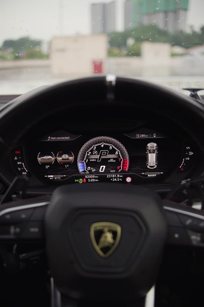 Lamborghini Urus (Red ❤️) - Image 14