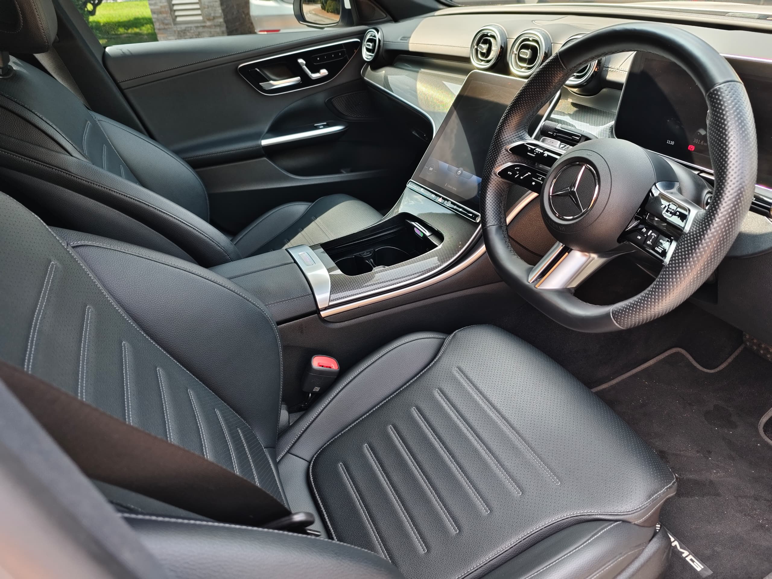 Mercedes-Benz C300 W206 (White) - Image 9
