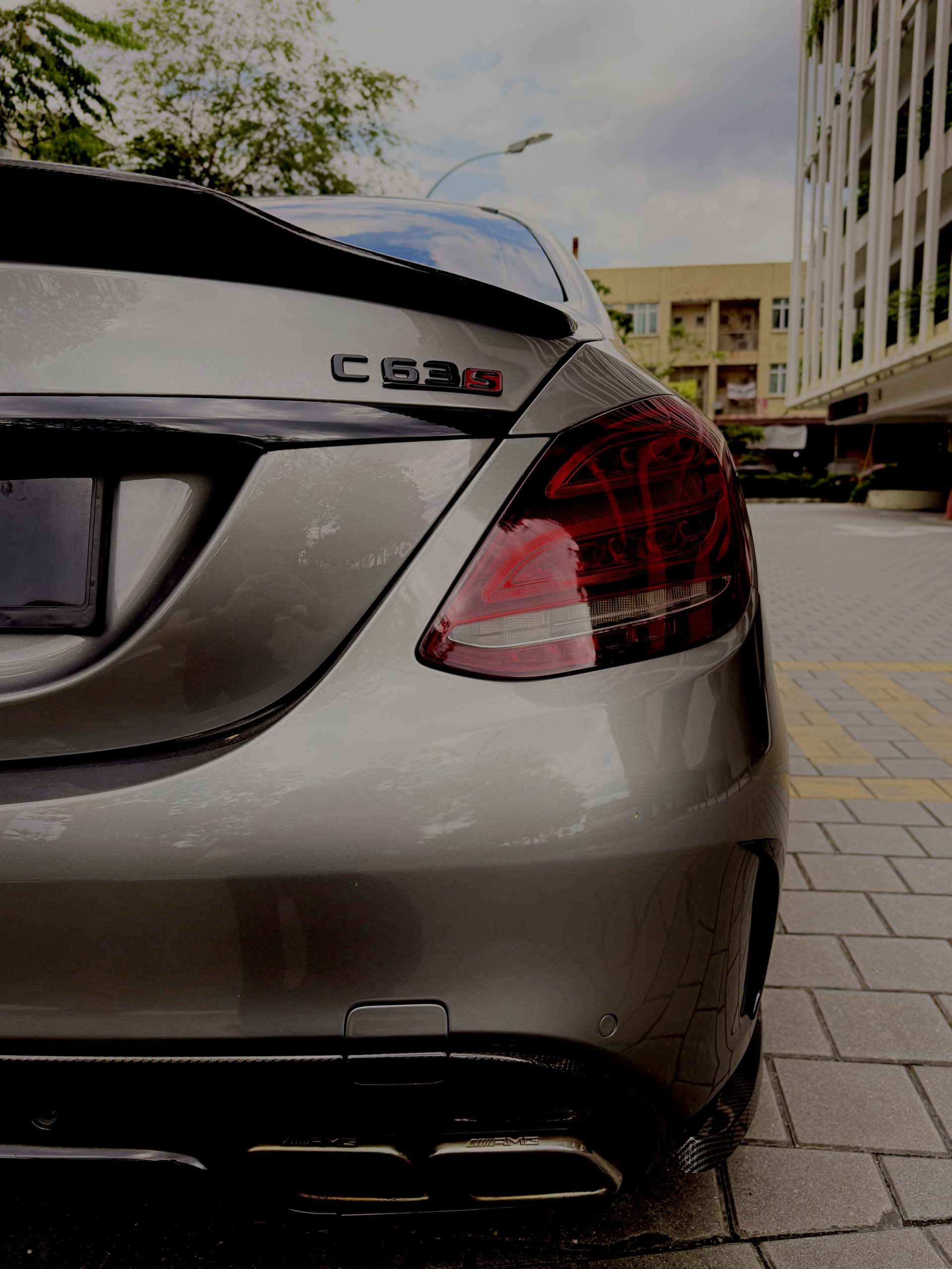 Mercedes Benz C63 AMG - Image 11