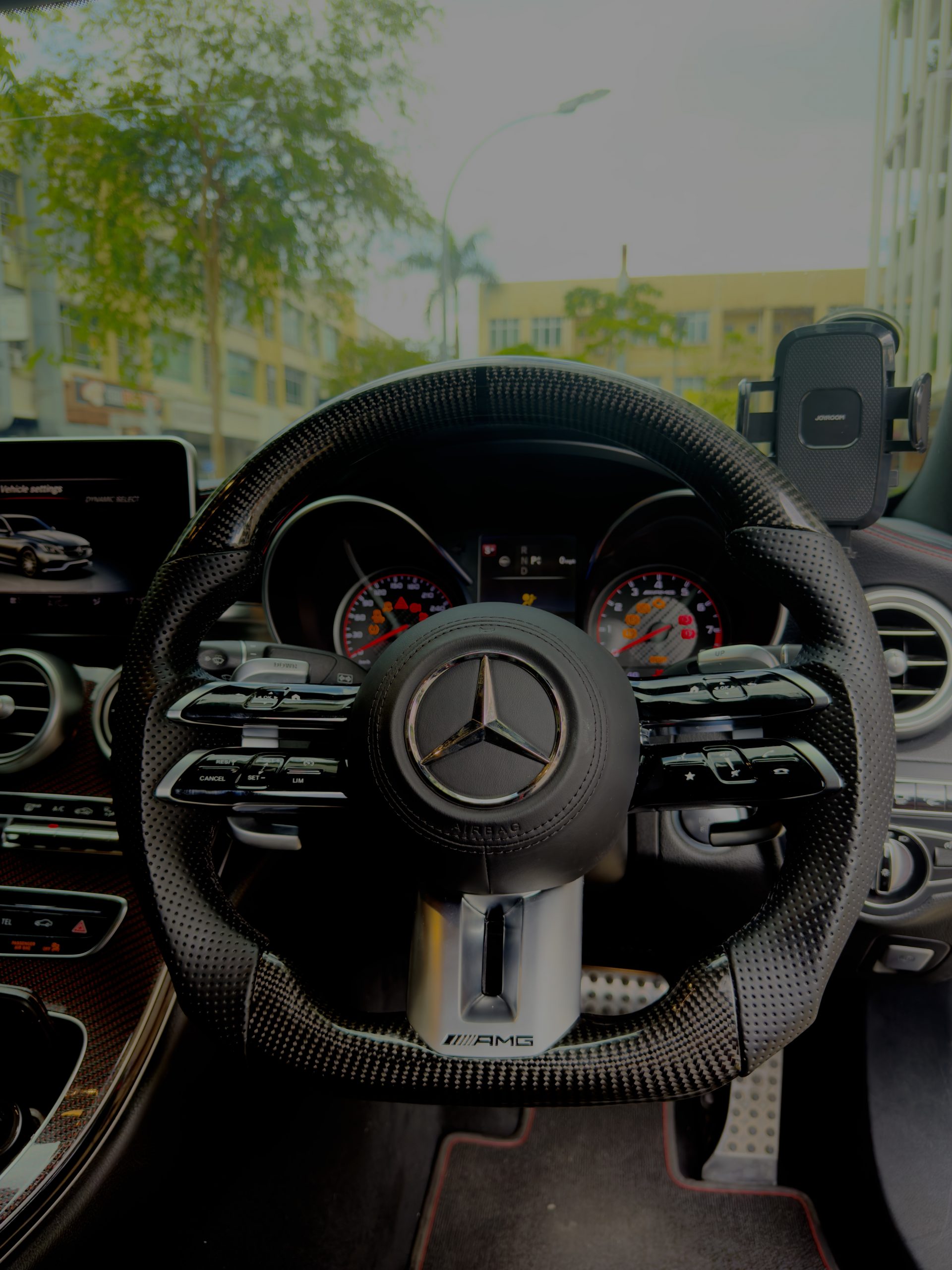Mercedes Benz C63 AMG - Image 13
