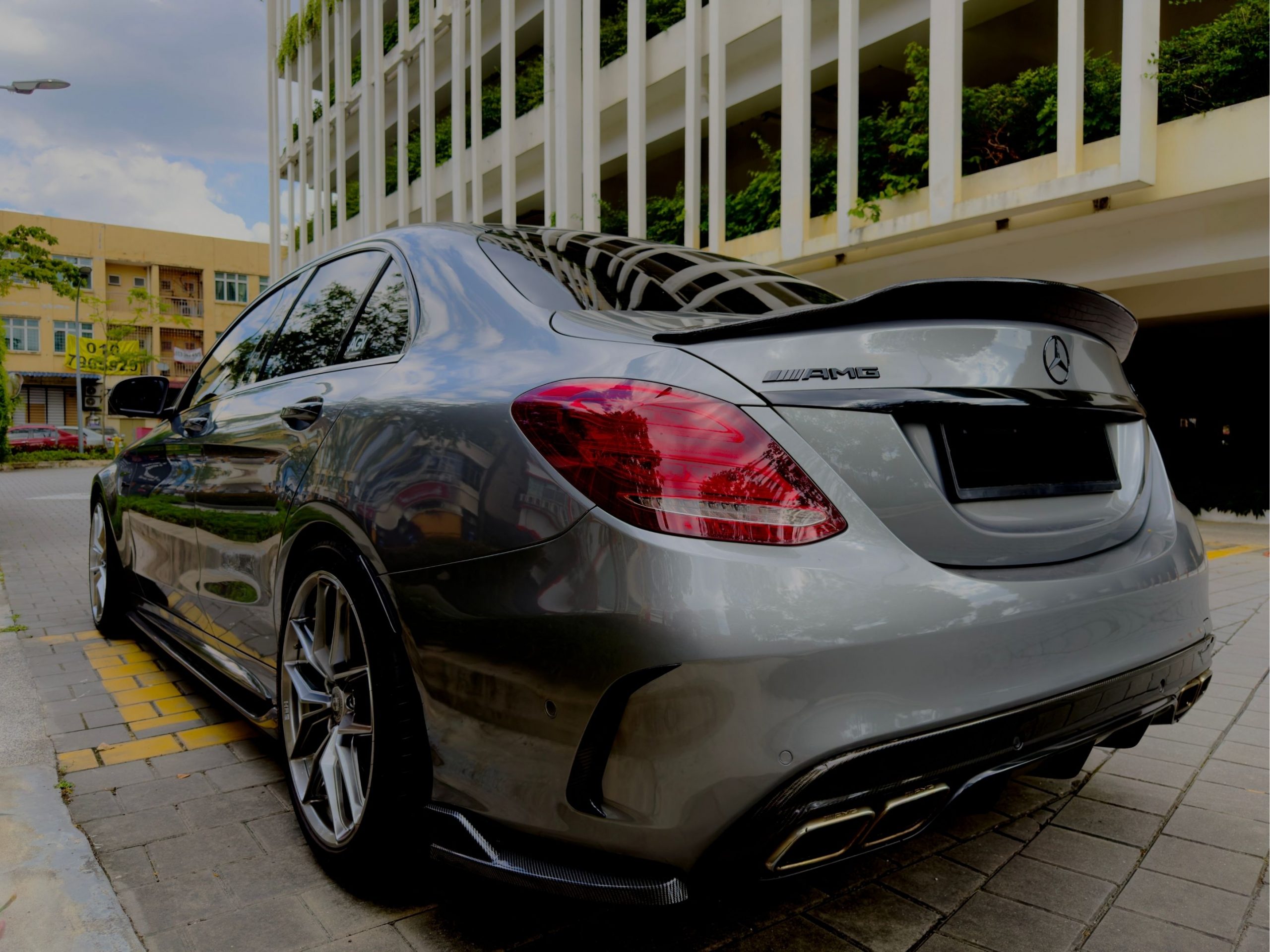 Mercedes Benz C63 AMG - Image 8
