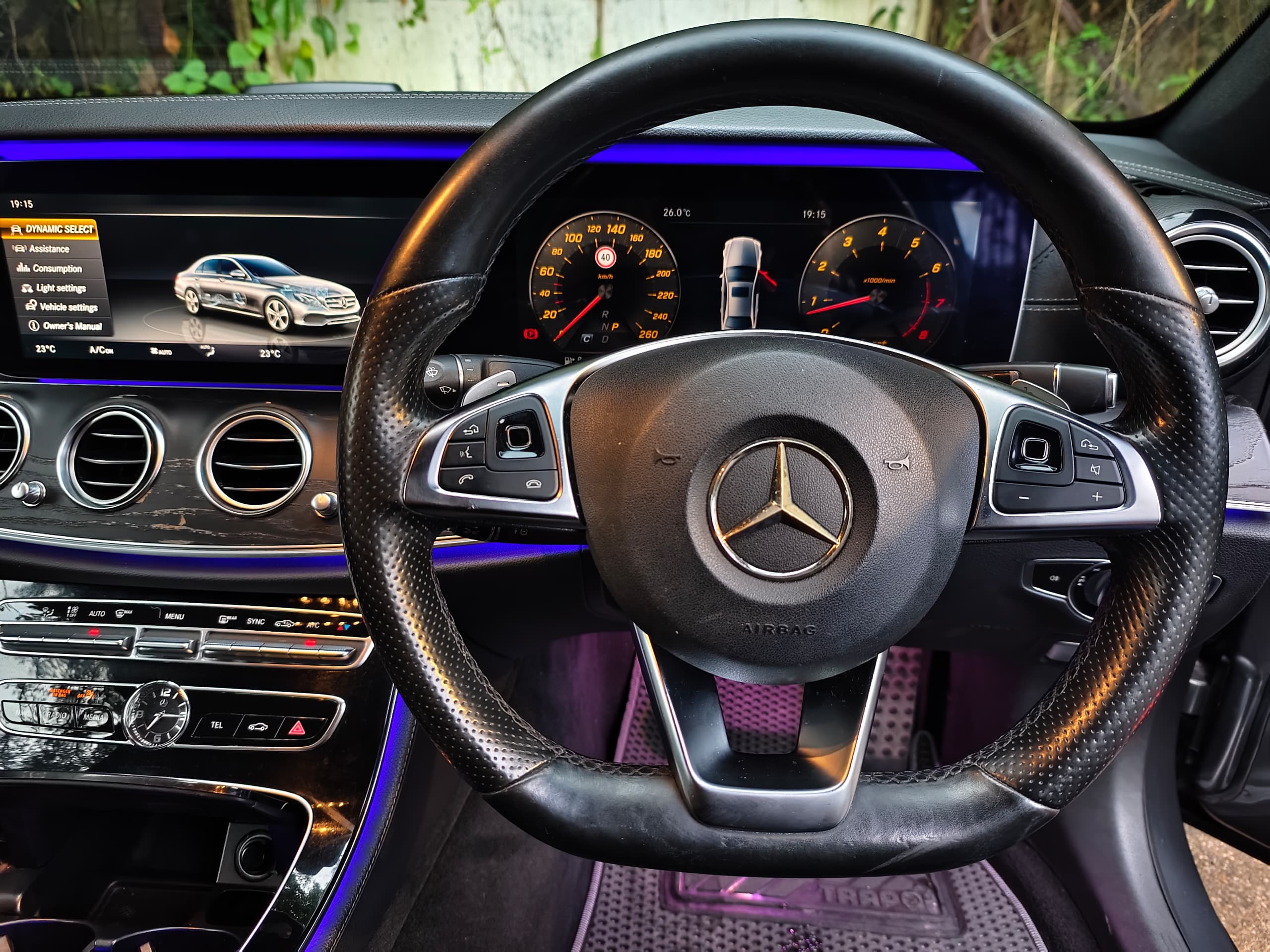 Mercedes Benz E250 W213 (Black) - Image 5