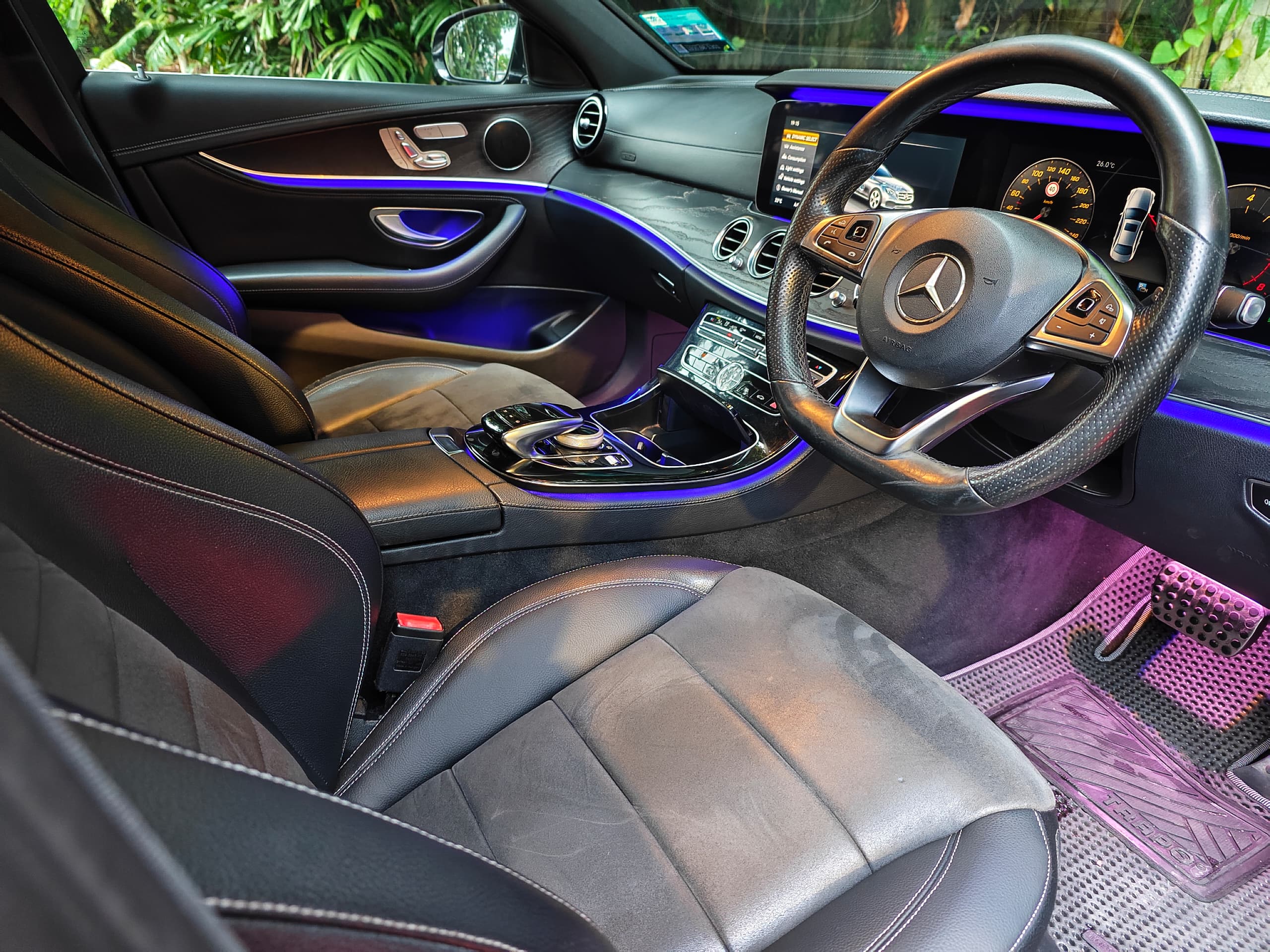 Mercedes Benz E250 W213 (Black) - Image 6
