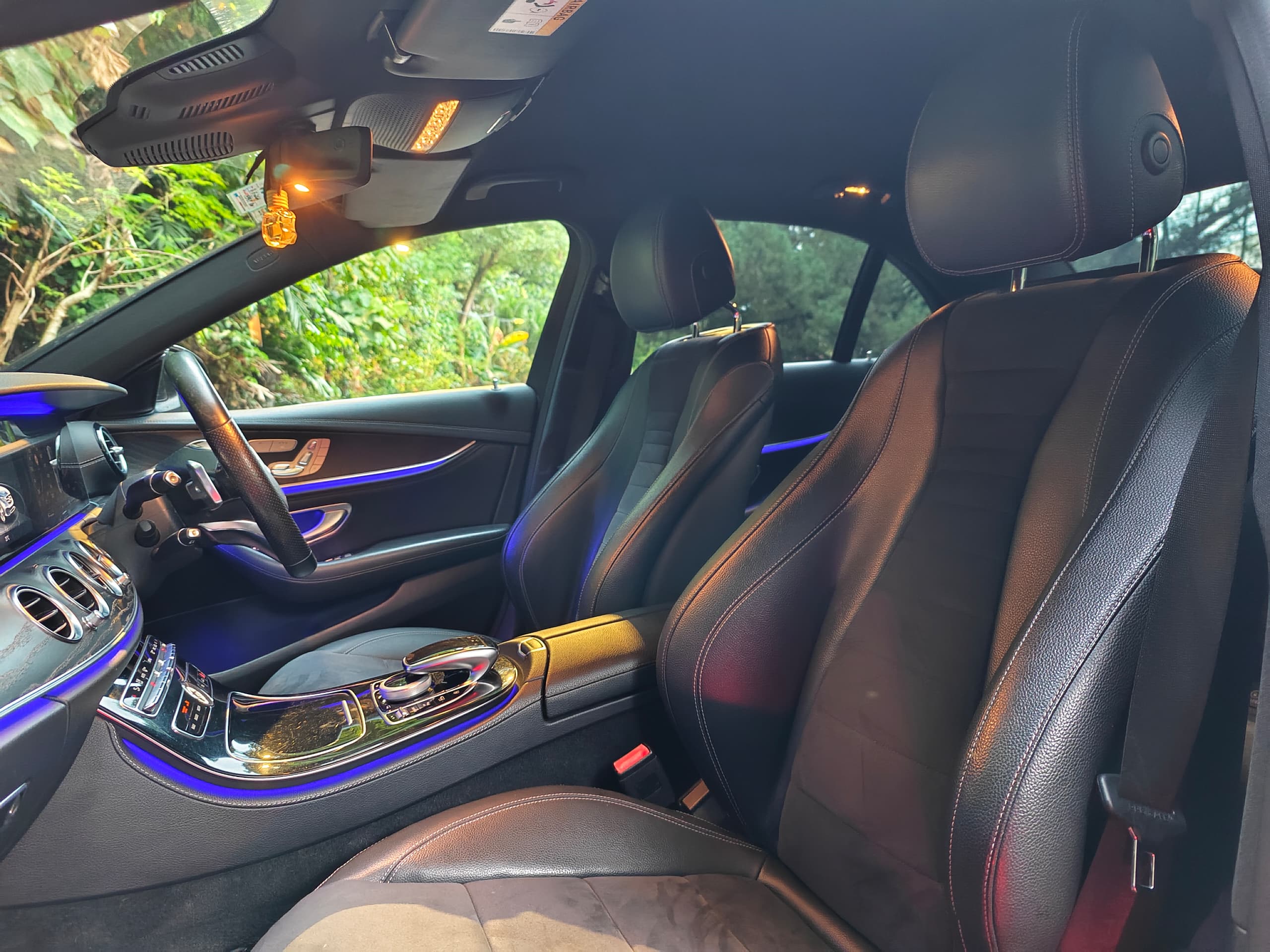Mercedes Benz E250 W213 (Black) - Image 11