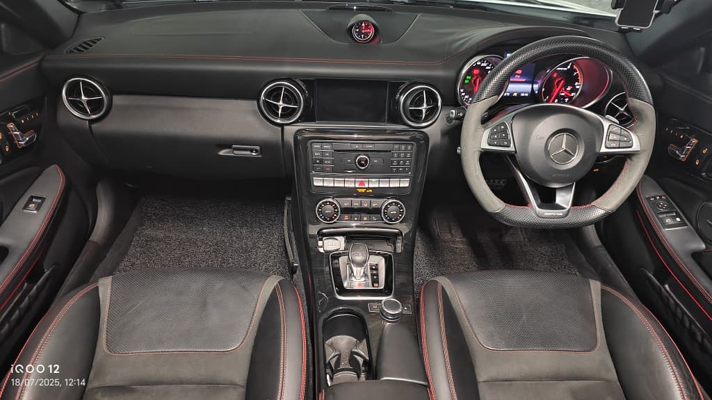 Mercedes Benz SLC43 AMG - Image 11