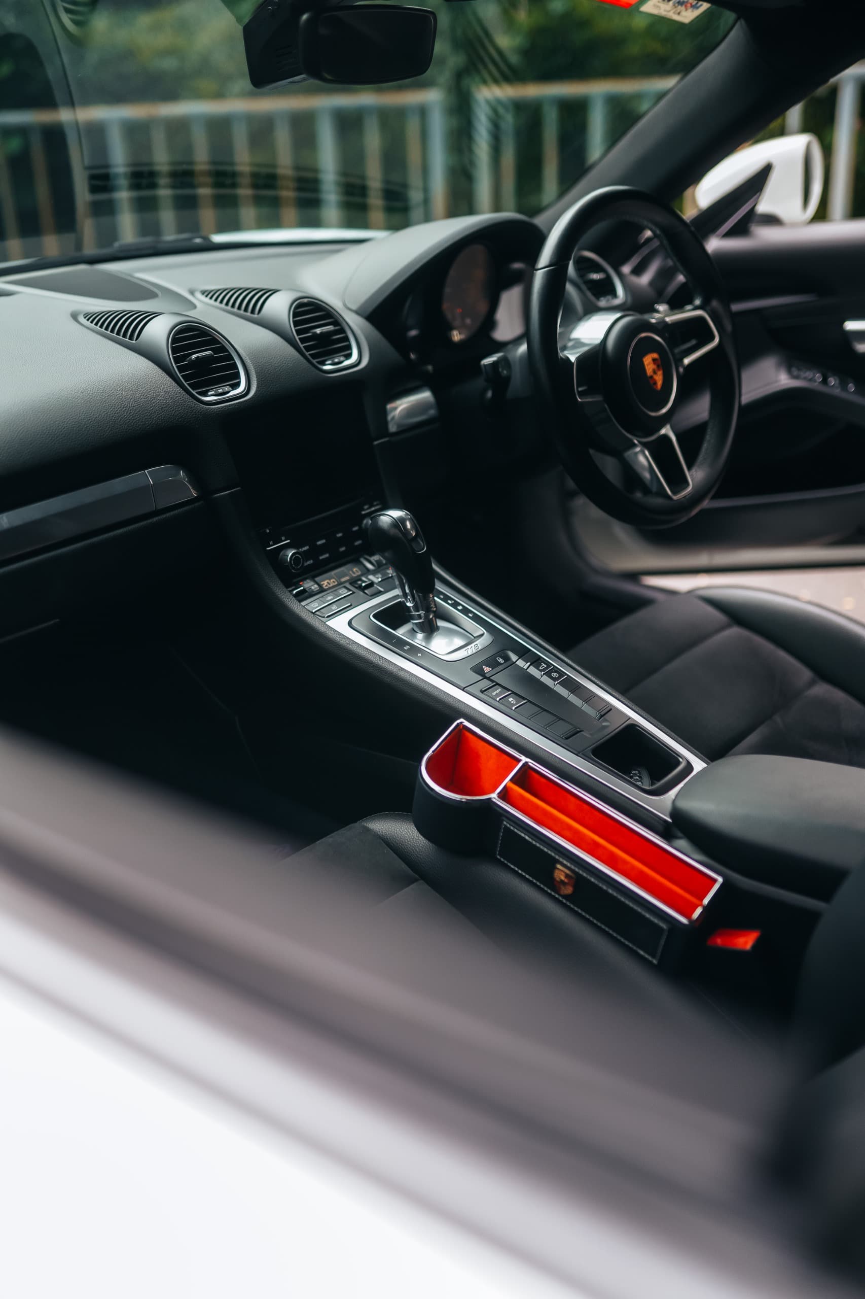 Porsche 718 Cayman - Image 12