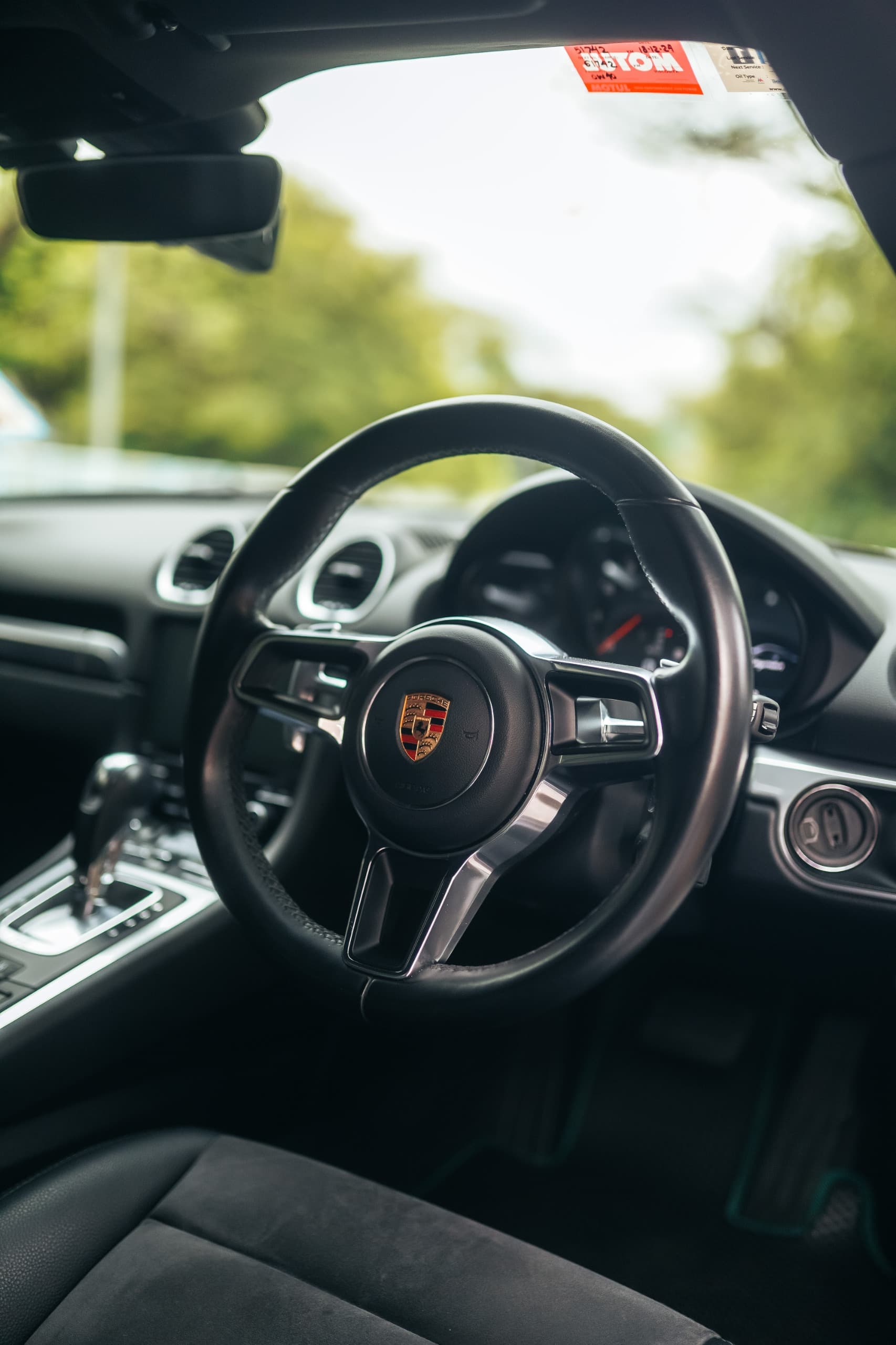 Porsche 718 Cayman - Image 10