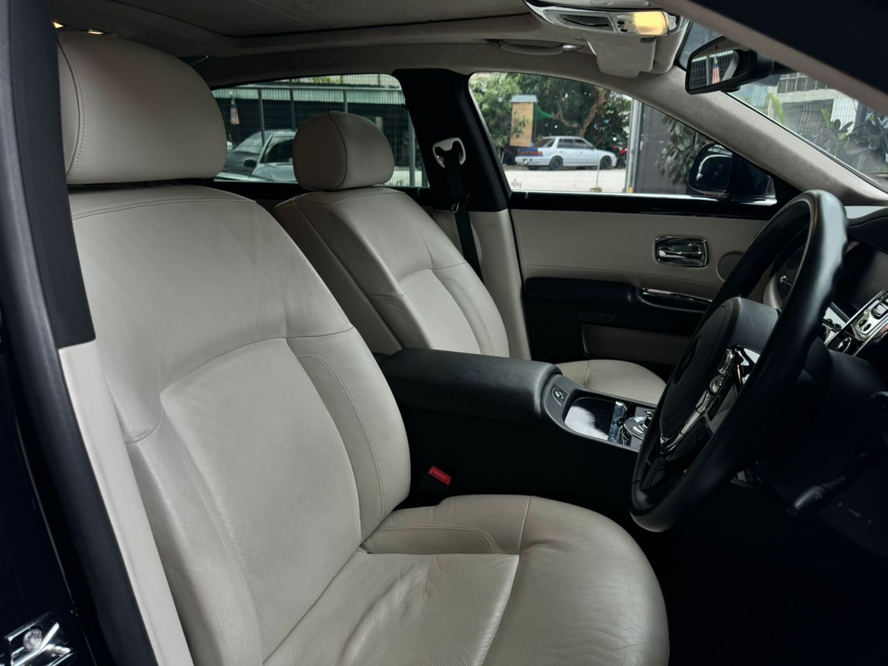 Rolls Royce Ghost - Image 6