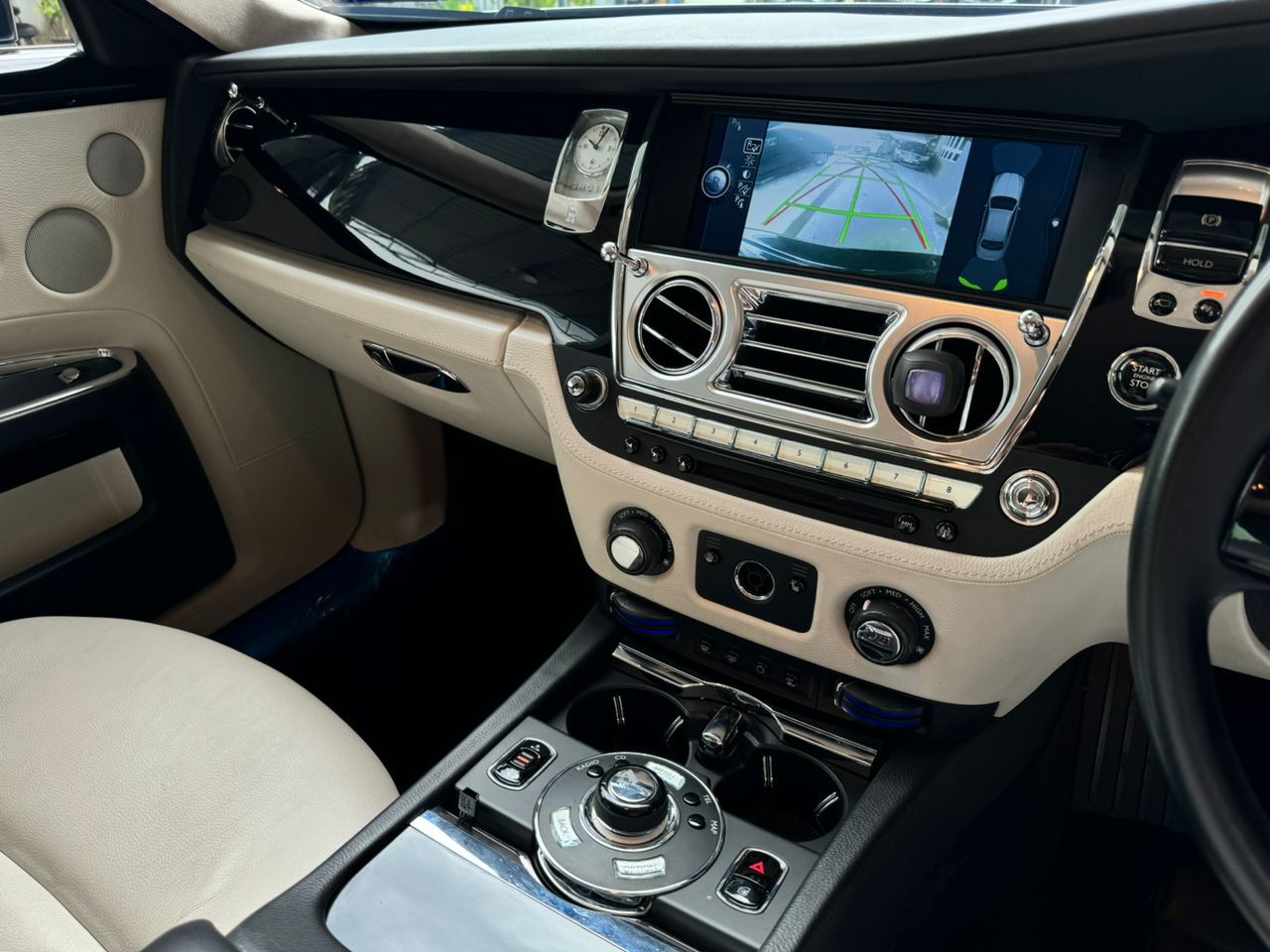 Rolls Royce Ghost - Image 8