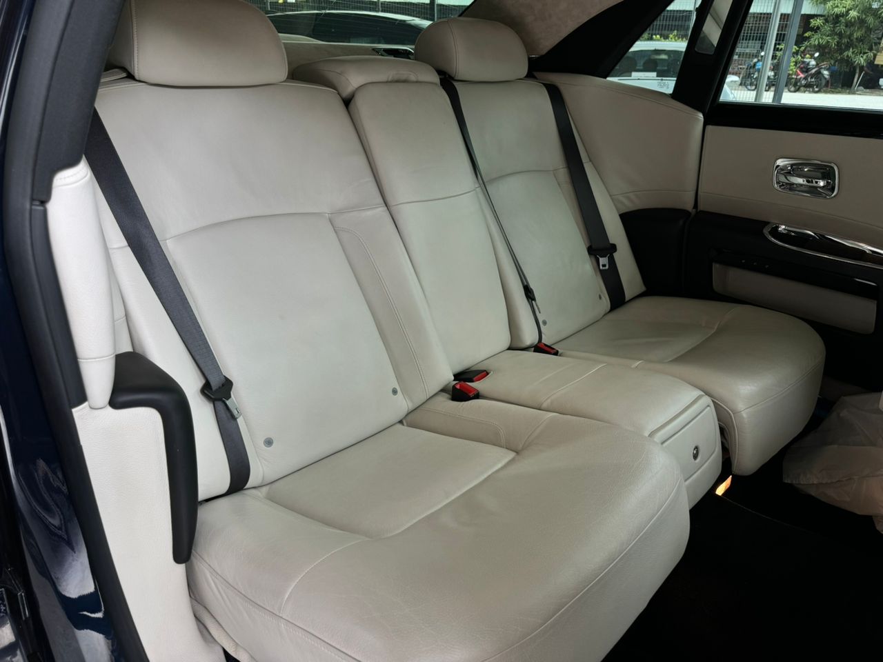 Rolls Royce Ghost - Image 9