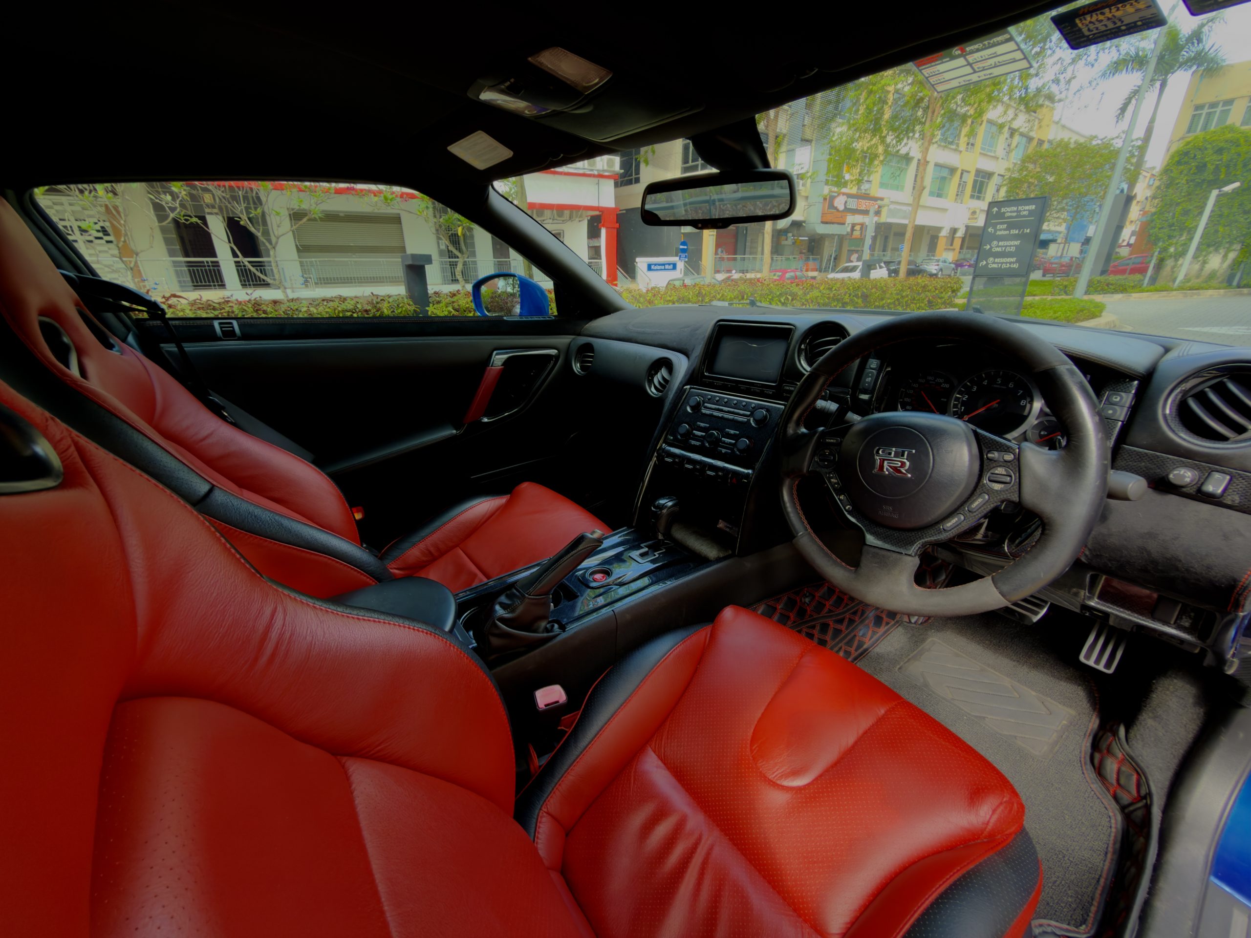 Nissan GTR R35 (Blue) - Image 8