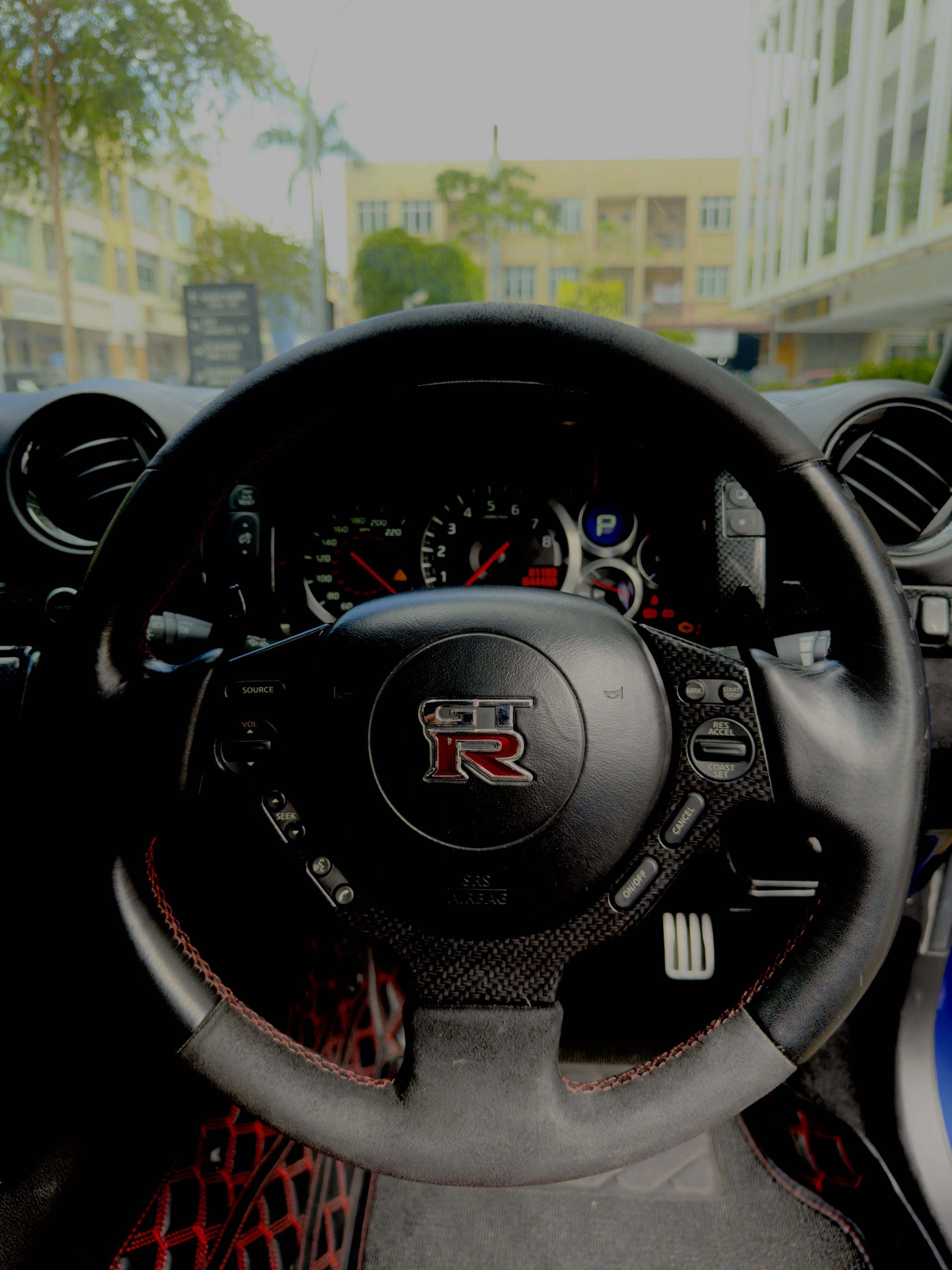 Nissan GTR R35 (Blue) - Image 9