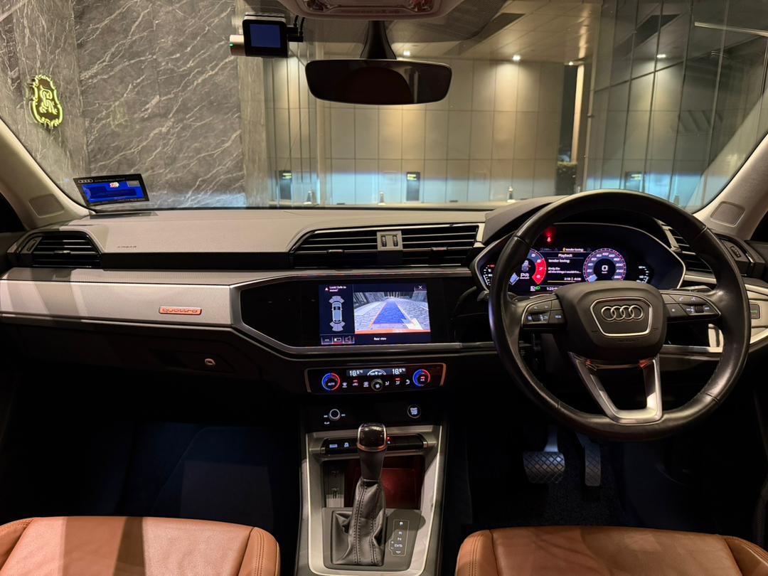 Audi Q3 Orange 🧡 - Image 12