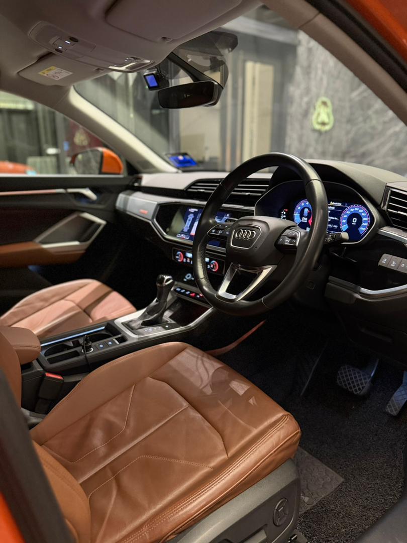 Audi Q3 Orange 🧡 - Image 10