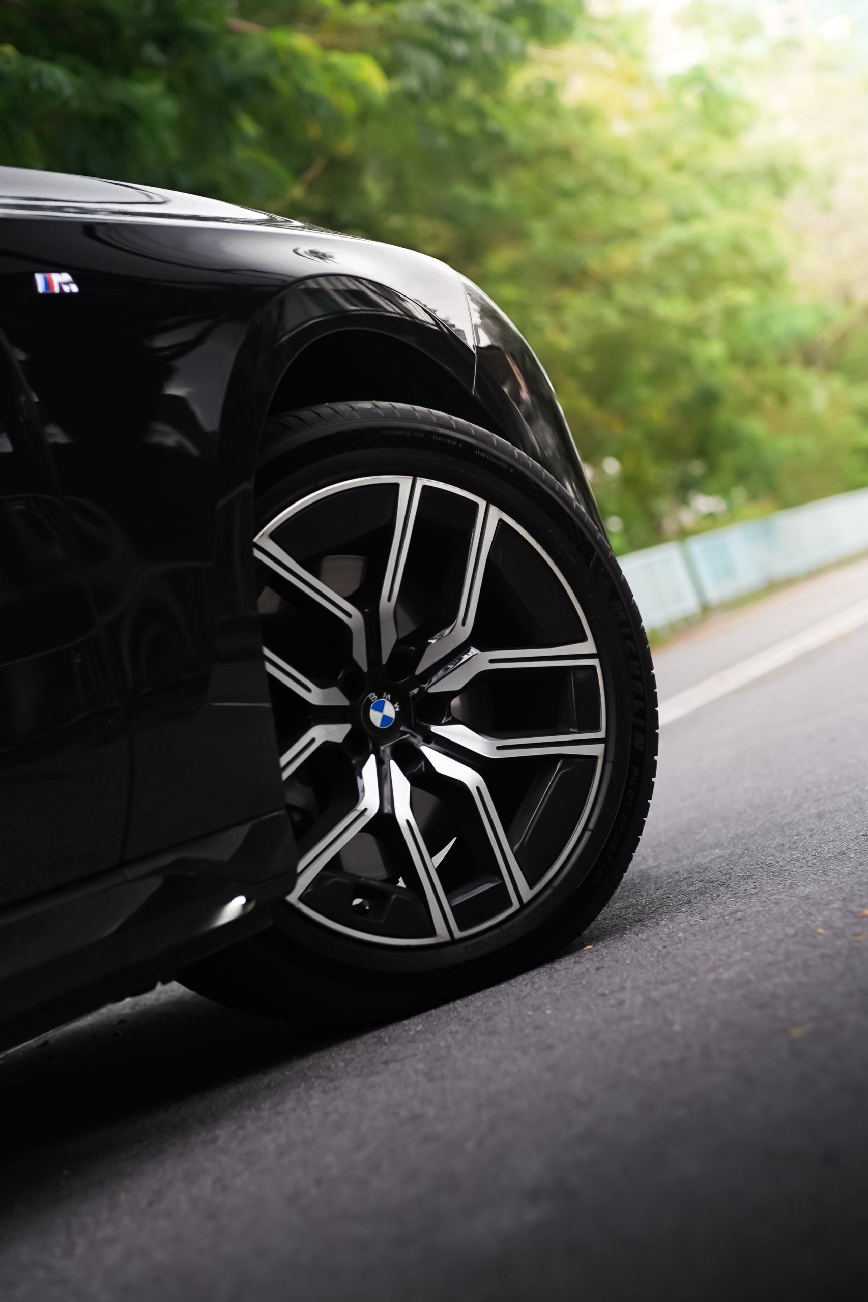 BMW 750e G80 (Black) - Image 4