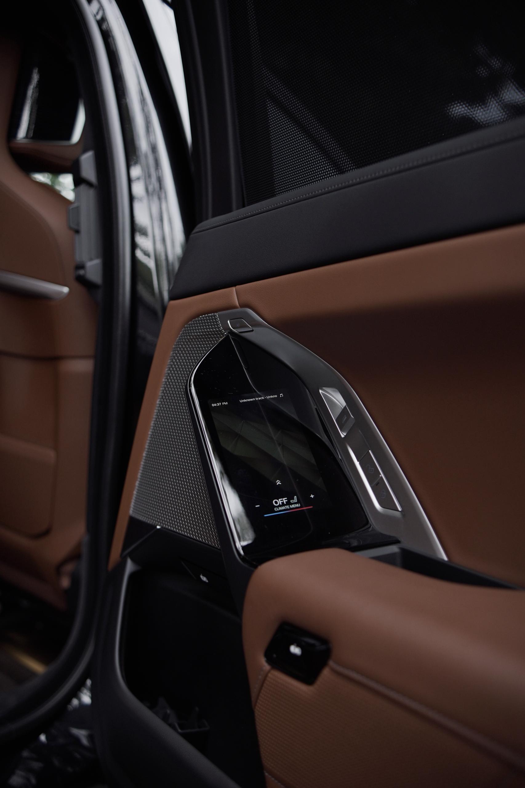 BMW 750e G80 (Black) - Image 12
