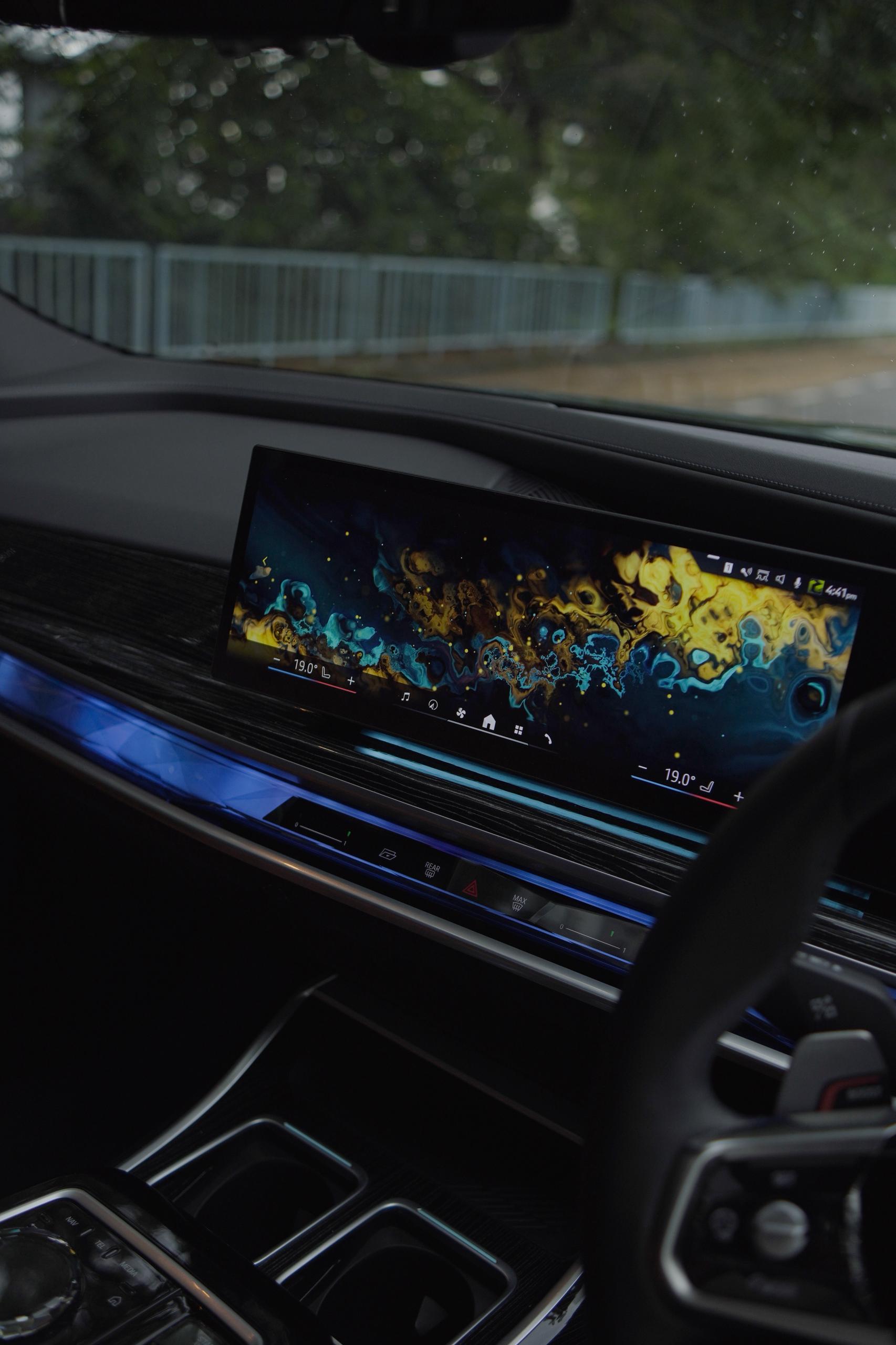 BMW 750e G80 (Black) - Image 8