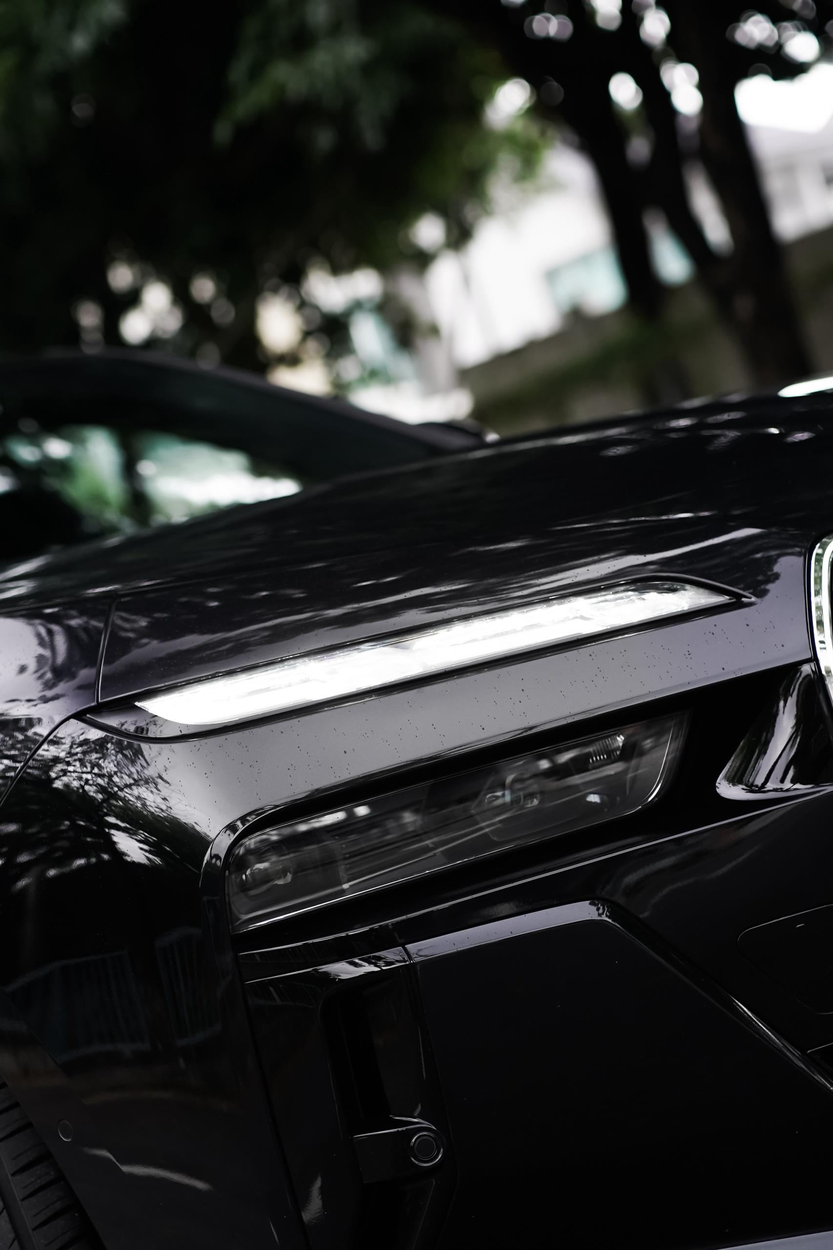 BMW 750e G80 (Black) - Image 2