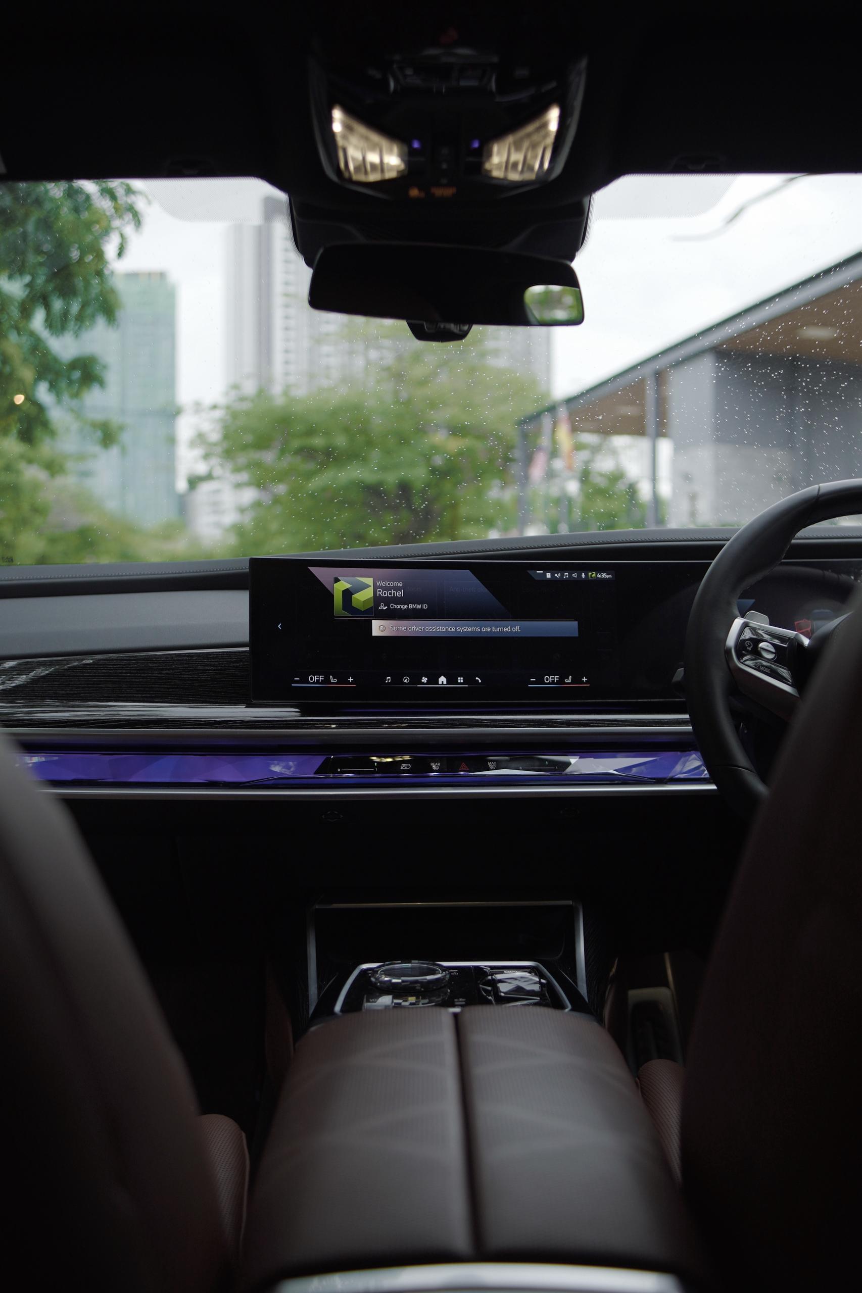 BMW 750e G80 (Black) - Image 9