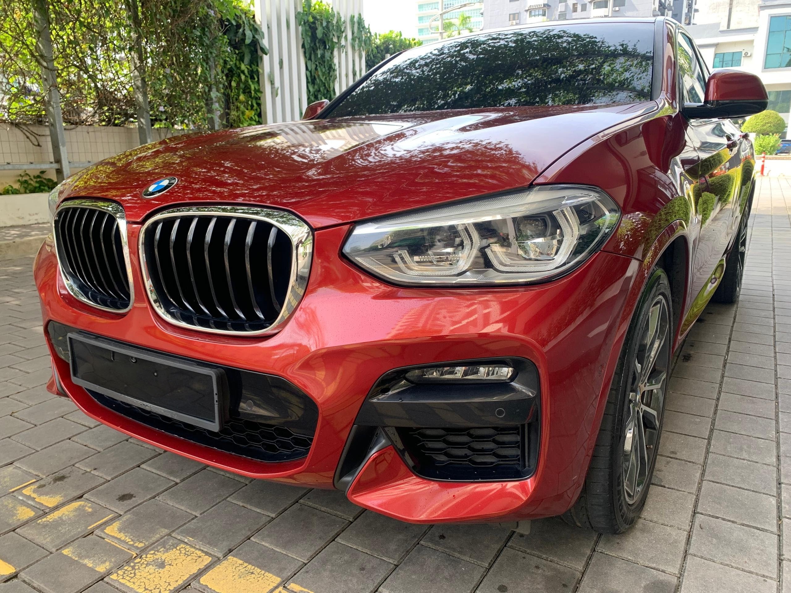 BMW X4 G02 (Red) - Image 2