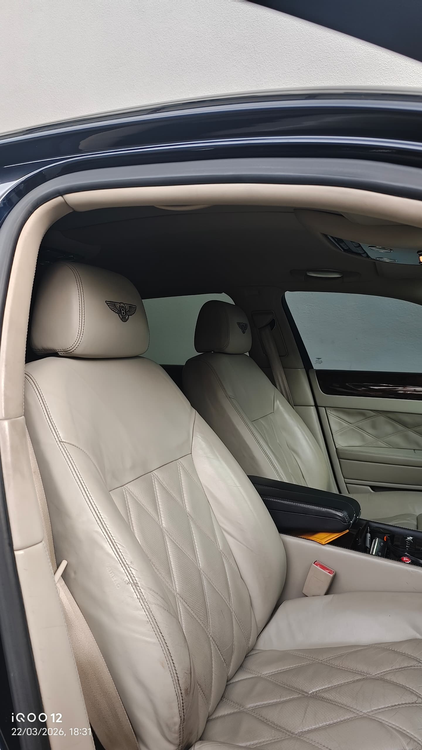 Bentley Continental Flying Spur - Image 5
