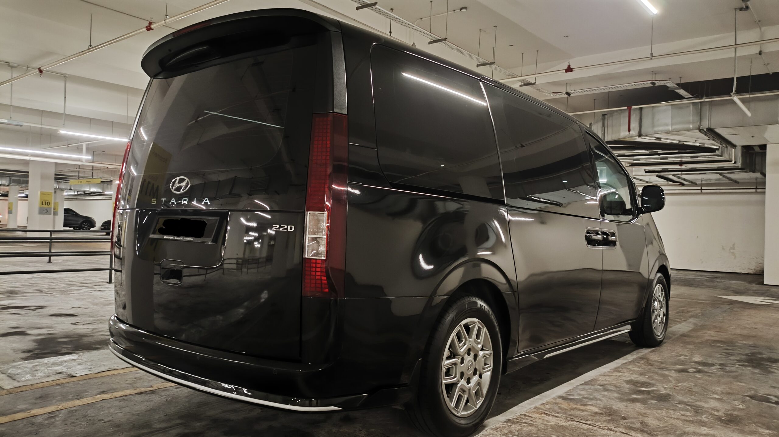 Hyundai Staria Lite 2.2D (Black) - Image 7