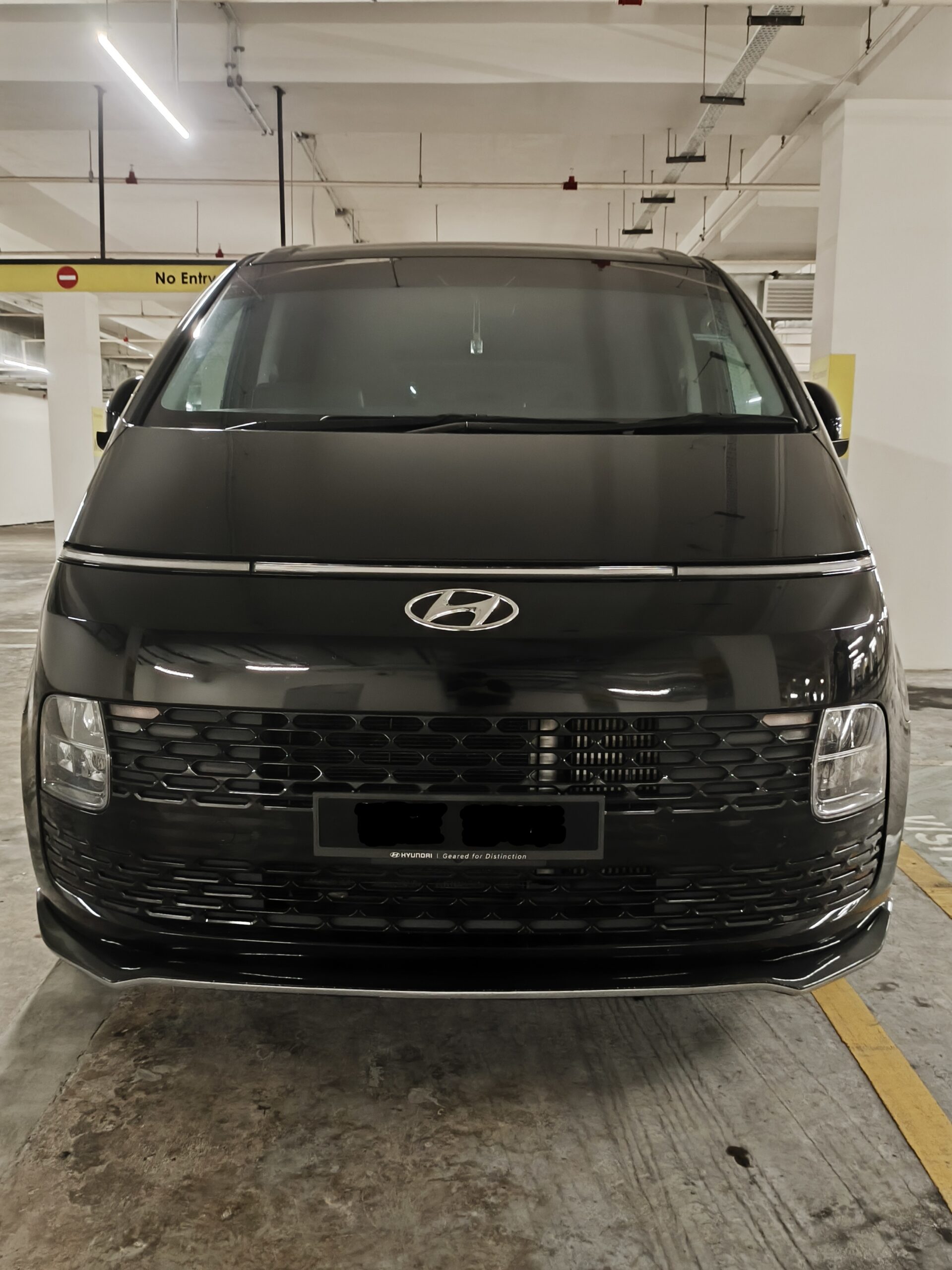 Hyundai Staria Lite 2.2D (Black) - Image 3