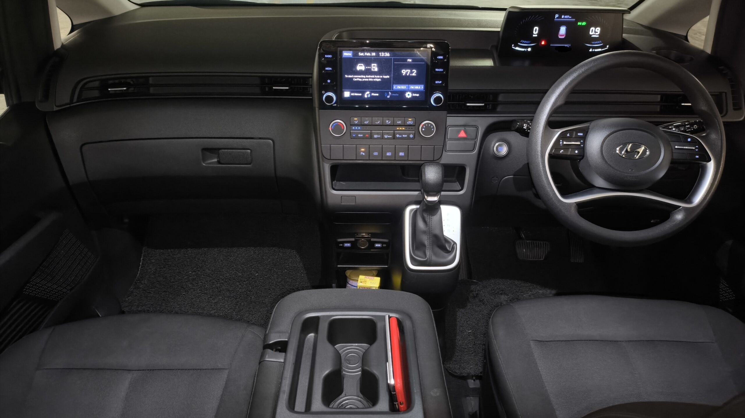 Hyundai Staria Lite 2.2D (Black) - Image 11