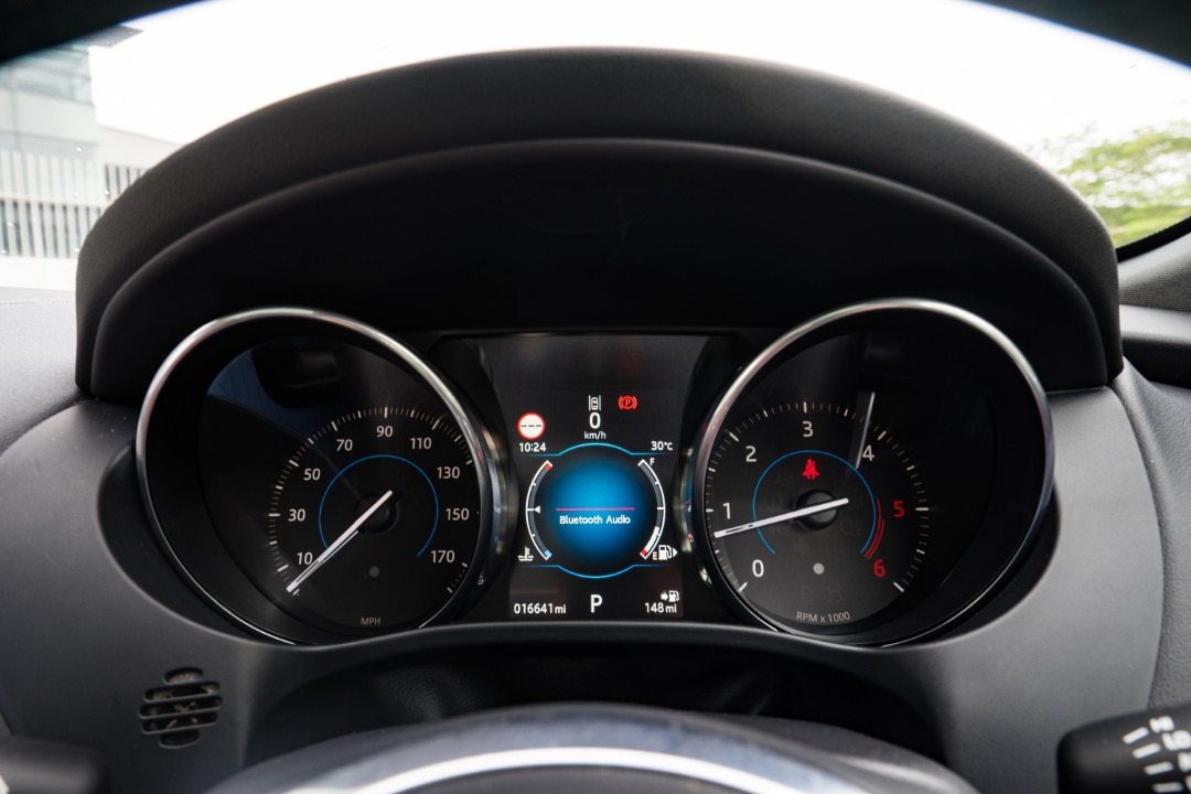 Jaguar F Pace - Image 9