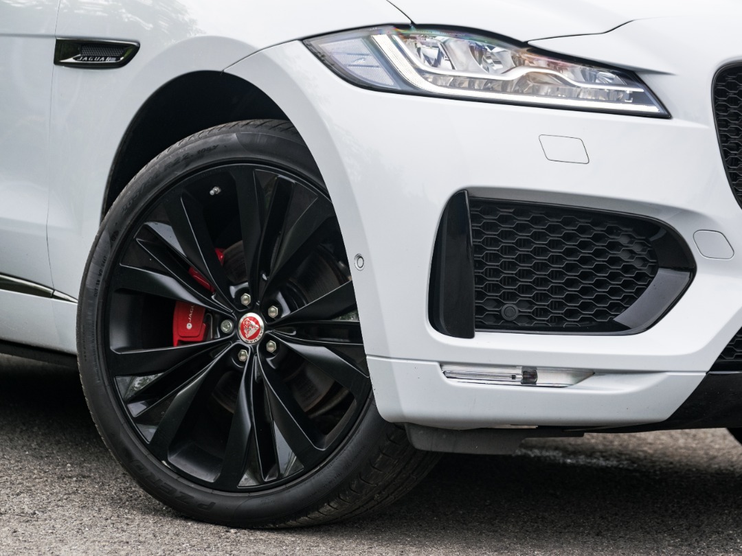 Jaguar F Pace - Image 2