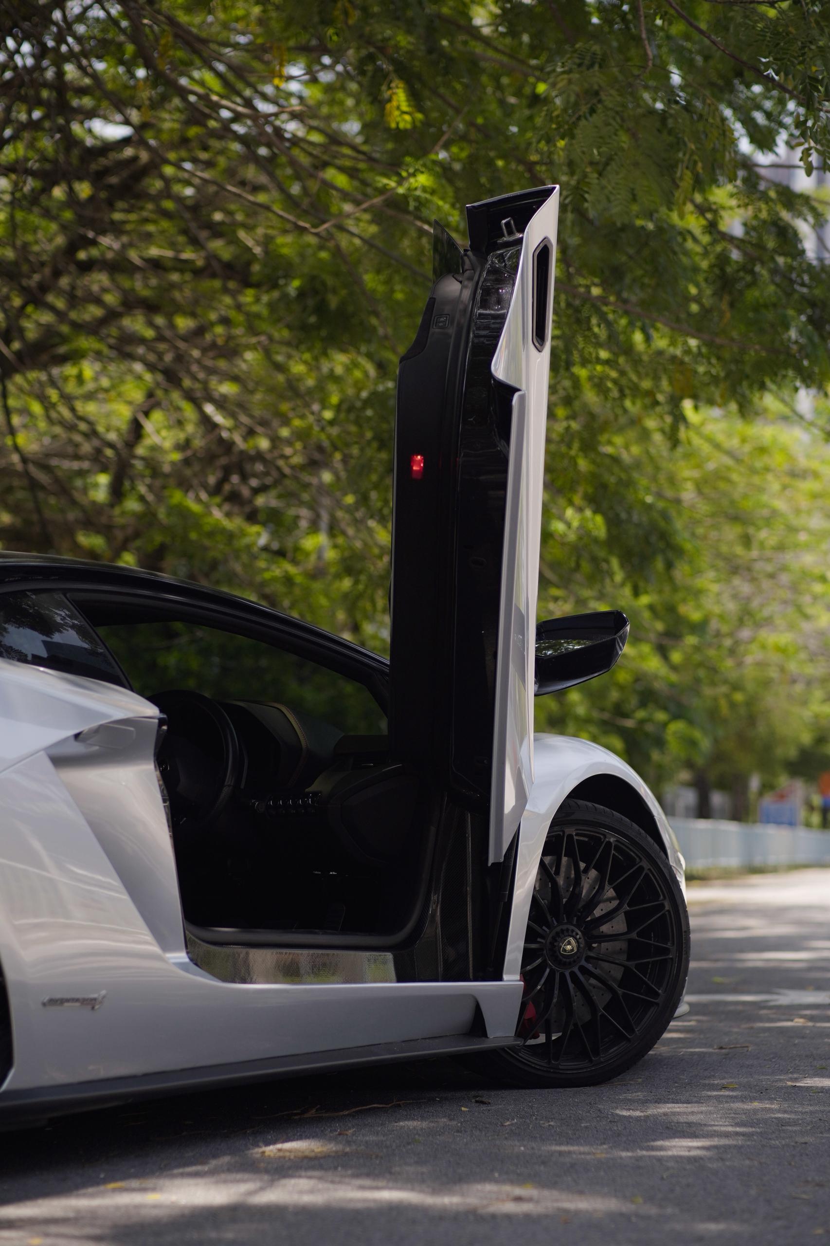 Lamborghini Aventador S - Image 5