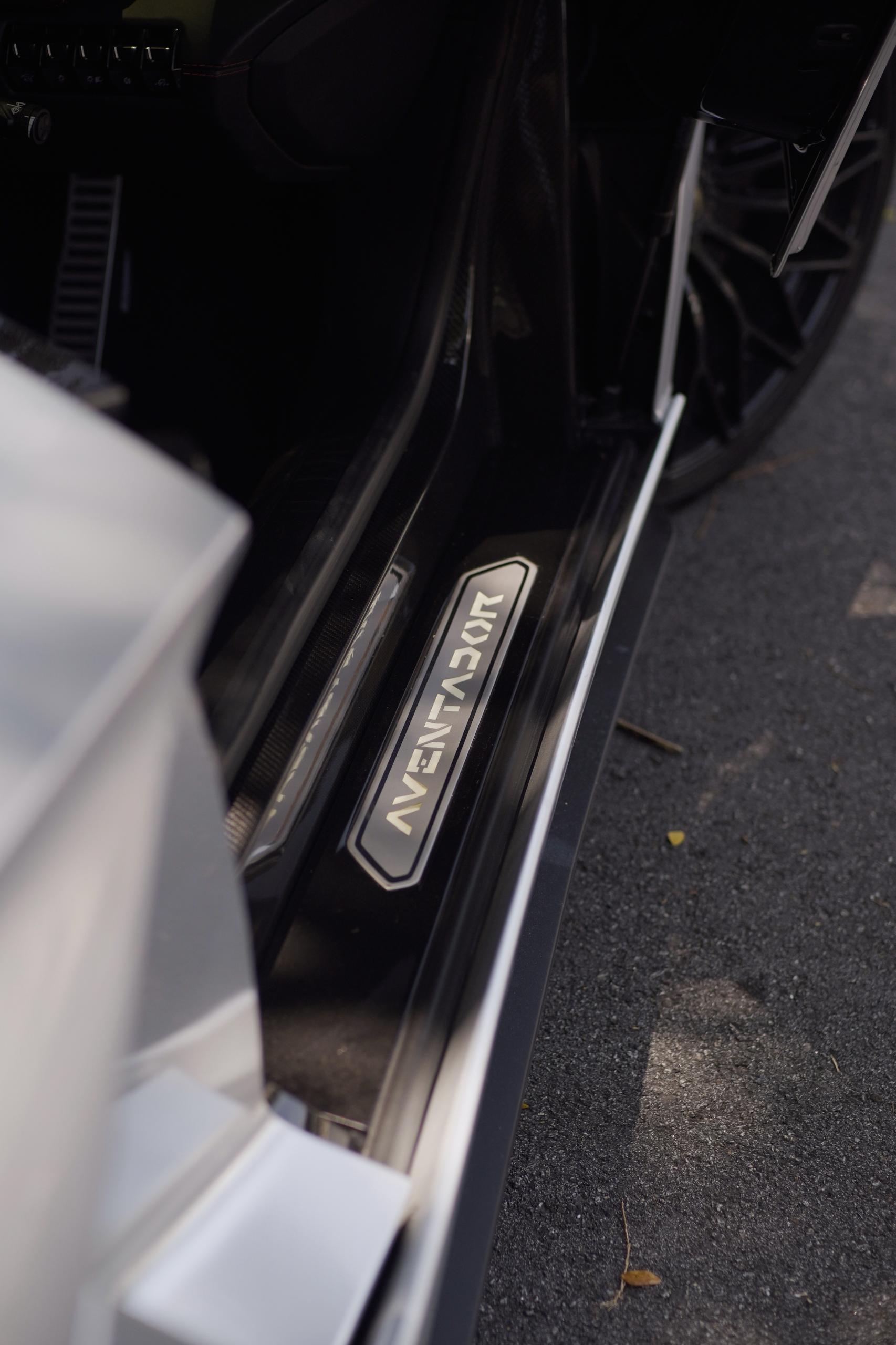 Lamborghini Aventador S - Image 10