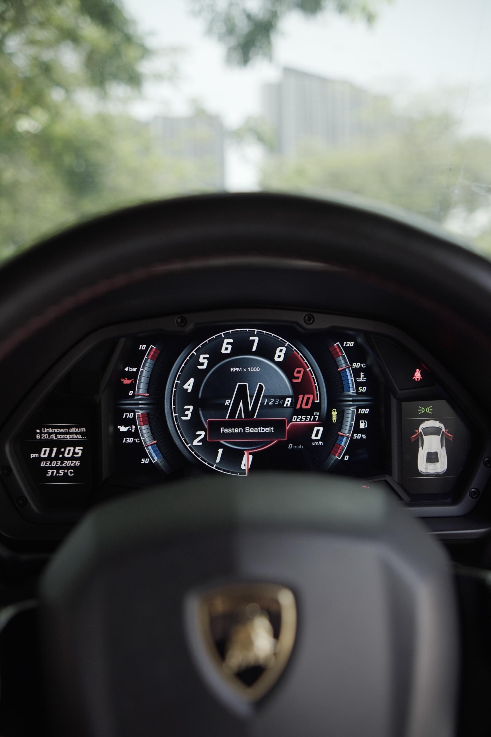 Lamborghini Aventador S - Image 14